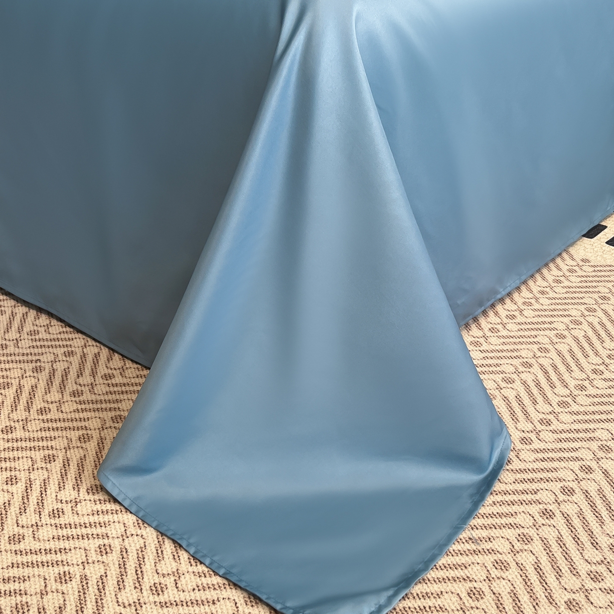 91家纺网 家纺一手货源 找家纺 金牛座家纺 2026新款细斜纹丝质重工刺绣四件套-嘉佰 嘉佰-精致蓝