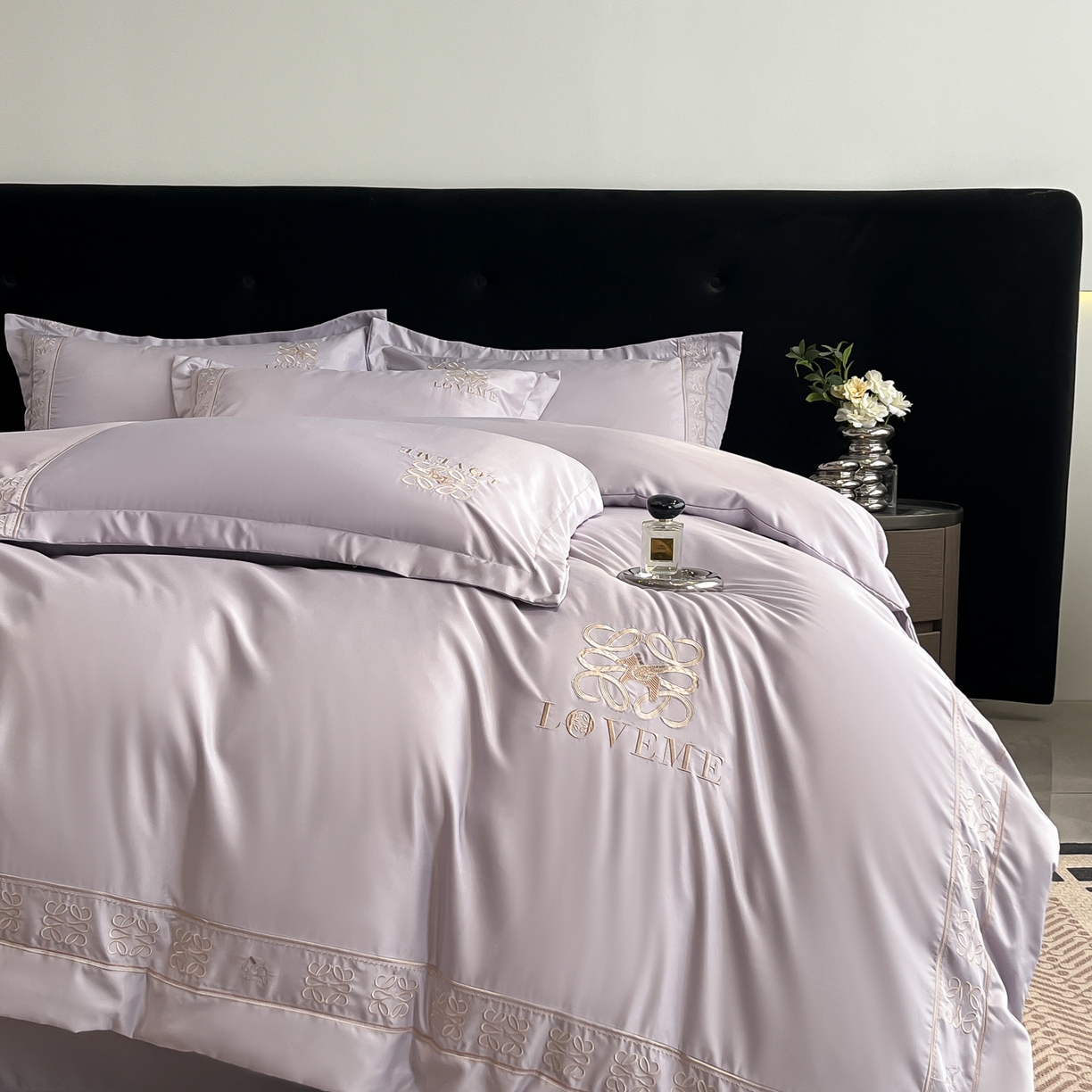 91家纺网 家纺一手货源 找家纺 金牛座家纺 2026新款细斜纹丝质重工刺绣四件套-嘉佰 嘉佰-浅紫