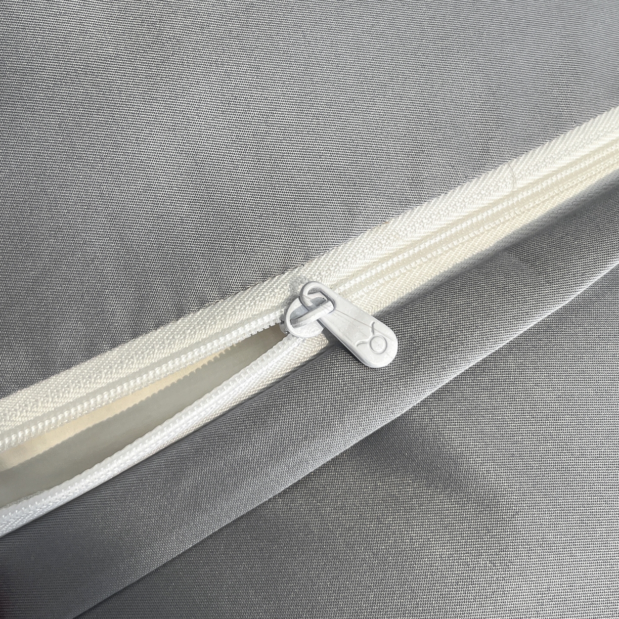 91家纺网 家纺一手货源 找家纺 （总）金牛座家纺 2026新款细斜纹丝质重工刺绣四件套-嘉佰