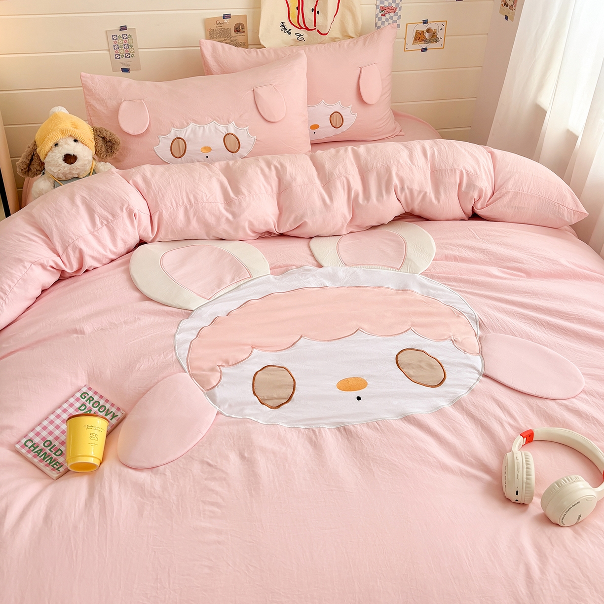 91家纺网 家纺一手货源 找家纺 色鬼布艺高端家居主号 2026新款韩国设计师款仿古棉可爱毛巾绣四件套 兔兔女孩