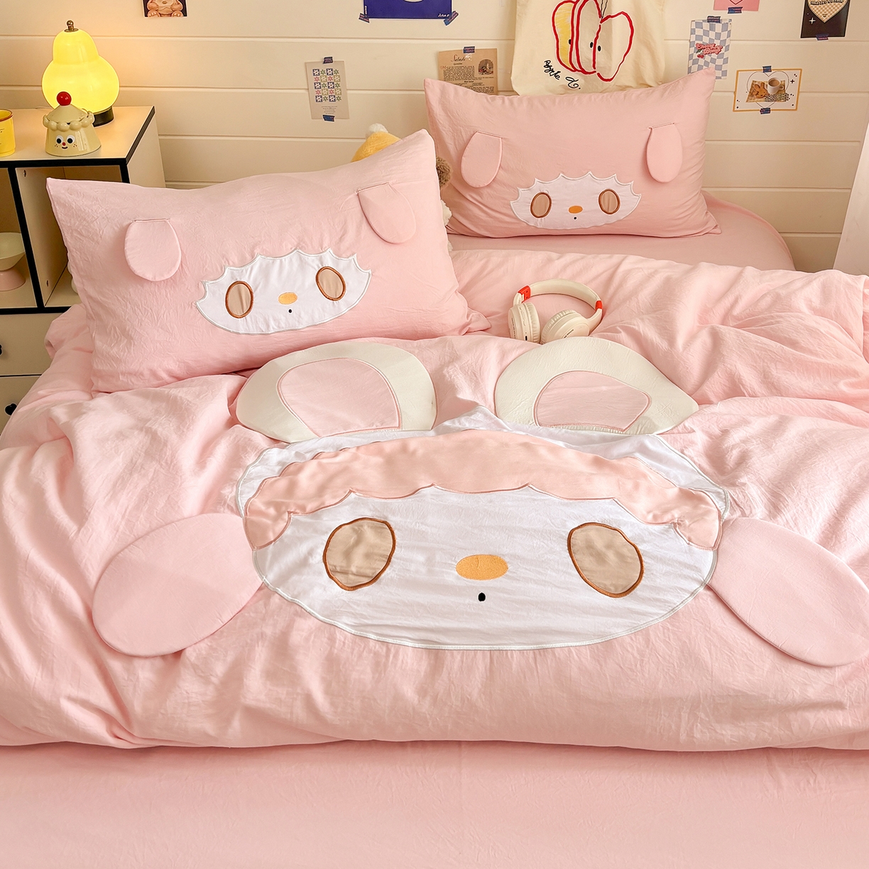 91家纺网 家纺一手货源 找家纺 色鬼布艺高端家居主号 2026新款韩国设计师款仿古棉可爱毛巾绣四件套 兔兔女孩