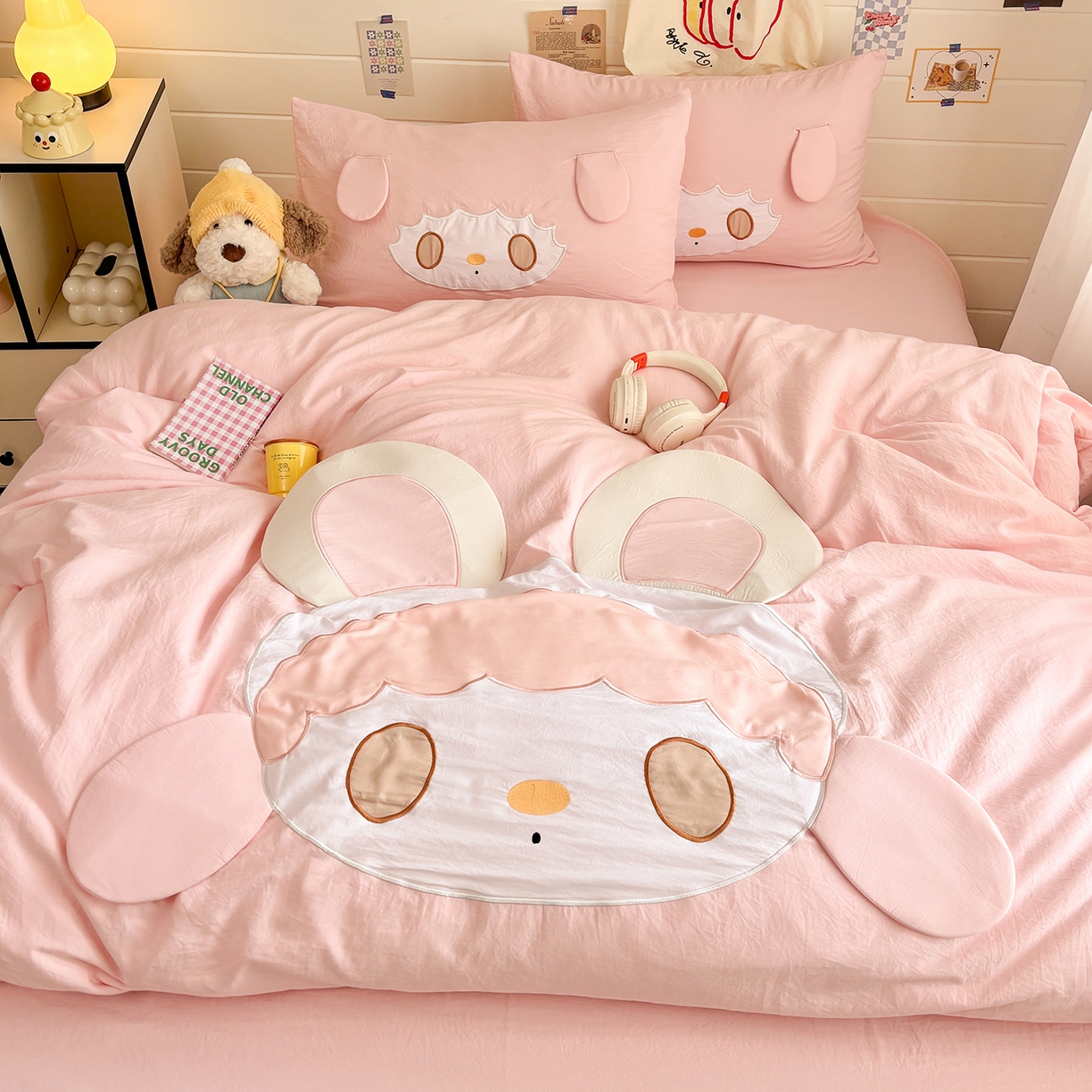 91家纺网 家纺一手货源 找家纺 色鬼布艺高端家居主号 2026新款韩国设计师款仿古棉可爱毛巾绣四件套 兔兔女孩