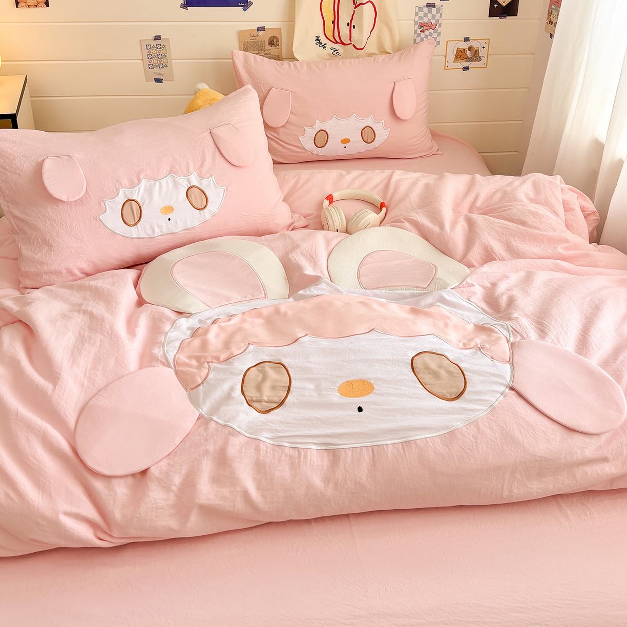 91家纺网 家纺一手货源 找家纺 色鬼布艺高端家居主号 2026新款韩国设计师款仿古棉可爱毛巾绣四件套 兔兔女孩