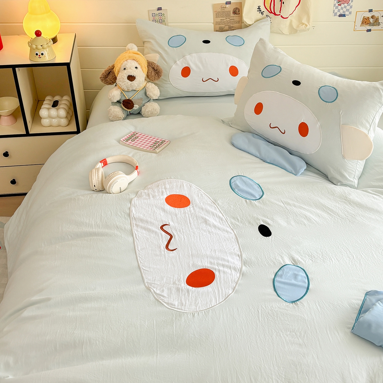 91家纺网 家纺一手货源 找家纺 色鬼布艺高端家居主号 2026新款韩国设计师款仿古棉可爱毛巾绣四件套 快乐狗狗-蓝