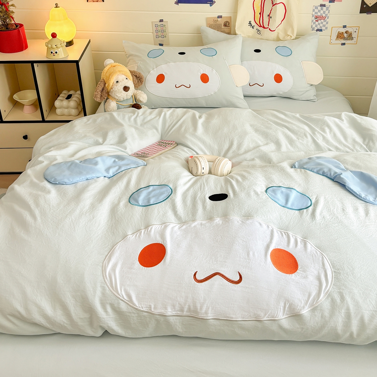 91家纺网 家纺一手货源 找家纺 色鬼布艺高端家居主号 2026新款韩国设计师款仿古棉可爱毛巾绣四件套 快乐狗狗-蓝