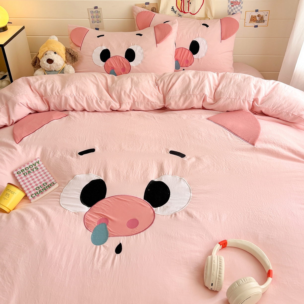 91家纺网 家纺一手货源 找家纺 色鬼布艺高端家居主号 2026新款韩国设计师款仿古棉可爱毛巾绣四件套 呆萌猪猪-粉