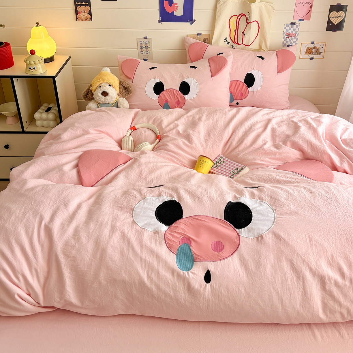 91家纺网 家纺一手货源 找家纺 色鬼布艺高端家居主号 2026新款韩国设计师款仿古棉可爱毛巾绣四件套 呆萌猪猪-粉