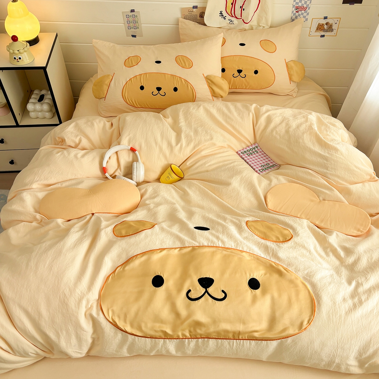 91家纺网 家纺一手货源 找家纺 色鬼布艺高端家居主号 2026新款韩国设计师款仿古棉可爱毛巾绣四件套 快乐狗狗-黄