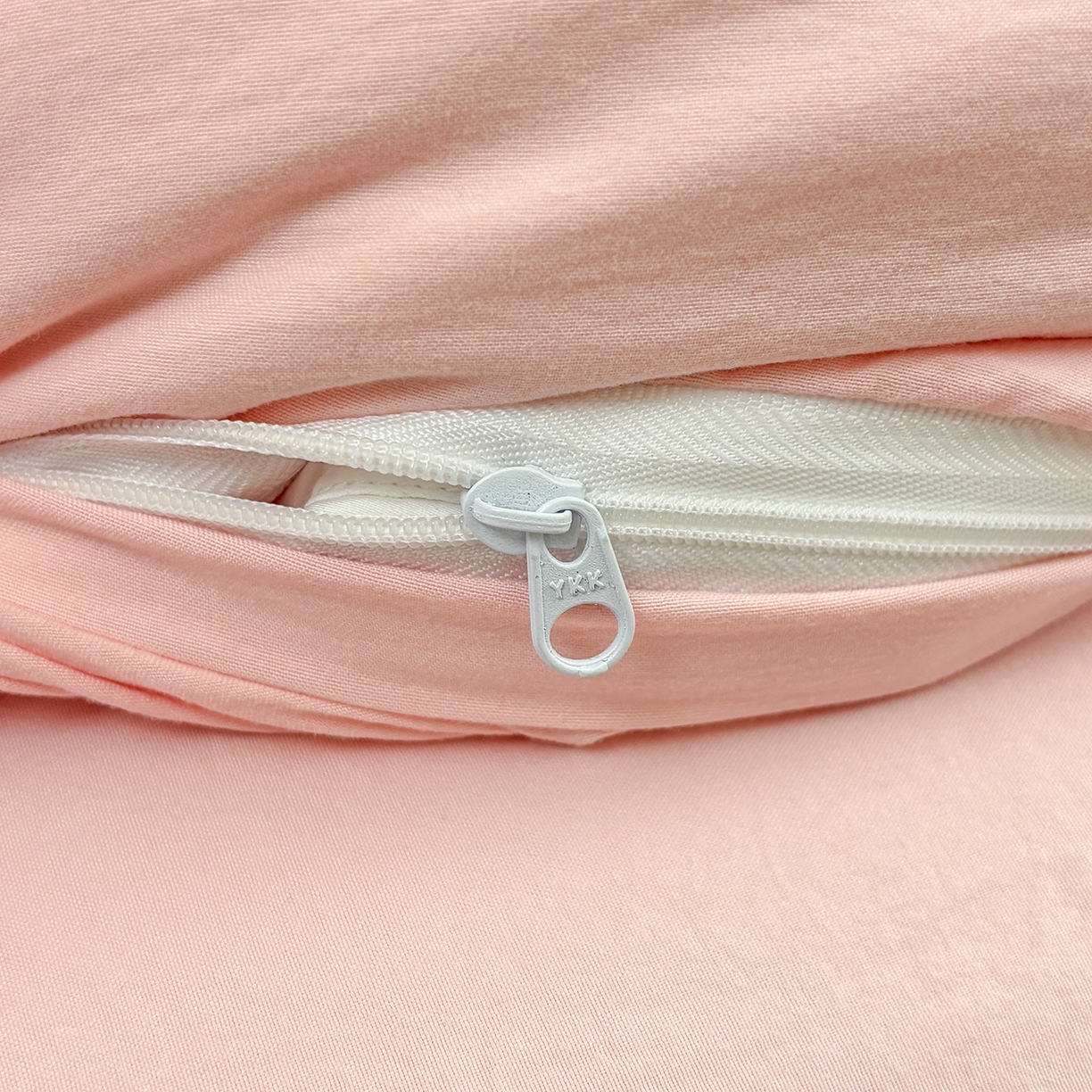 91家纺网 家纺一手货源 找家纺 色鬼布艺高端家居主号 2026新款韩国设计师款仿古棉可爱毛巾绣四件套 兔兔女孩