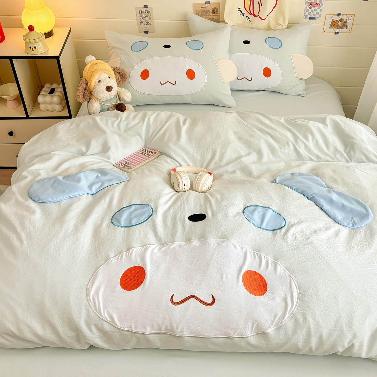 91家纺网 家纺一手货源 找家纺 色鬼布艺高端家居主号 2026新款韩国设计师款仿古棉可爱毛巾绣四件套 快乐狗狗-蓝