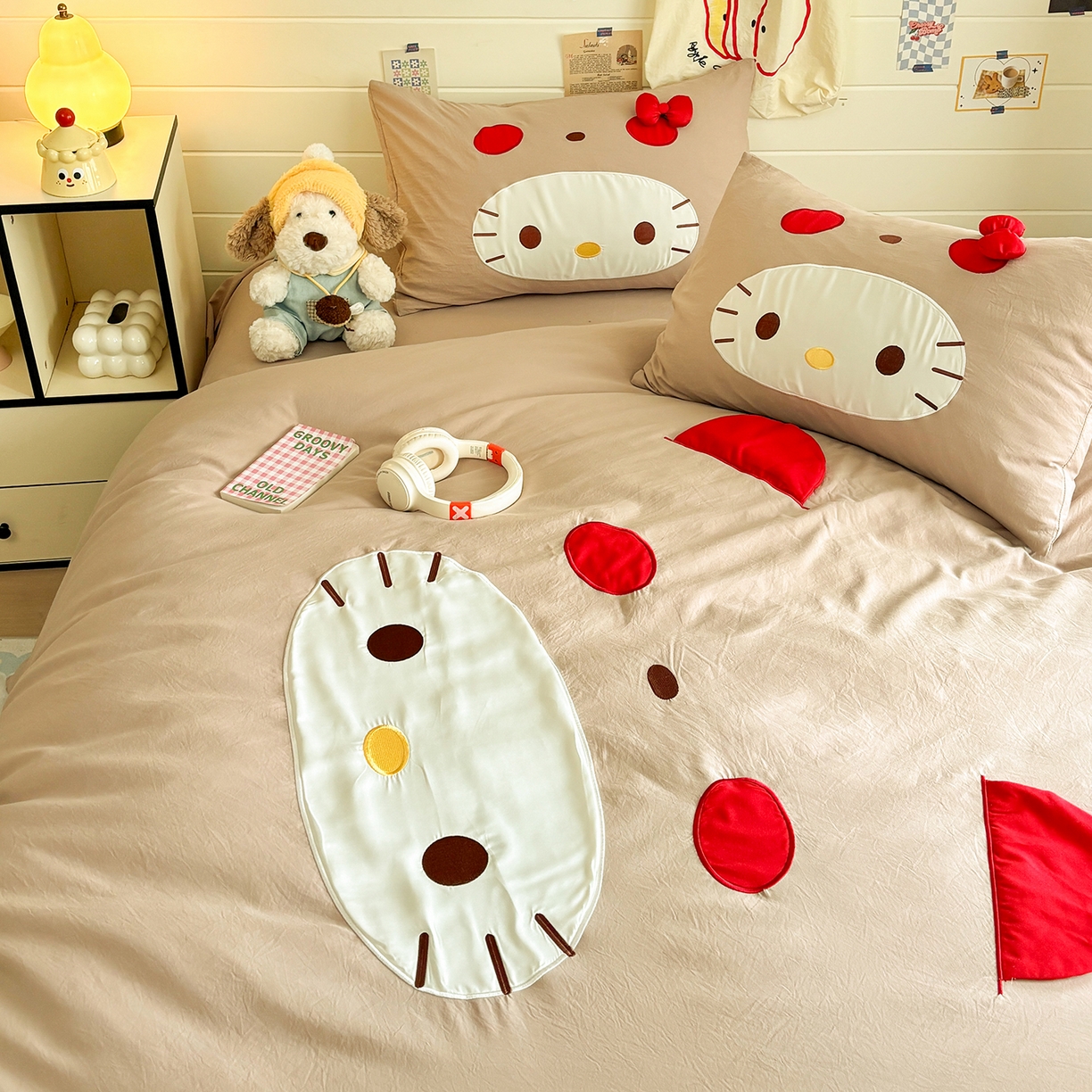 91家纺网 家纺一手货源 找家纺 色鬼布艺高端家居主号 2026新款韩国设计师款仿古棉可爱毛巾绣四件套 萌萌猫咪-驼