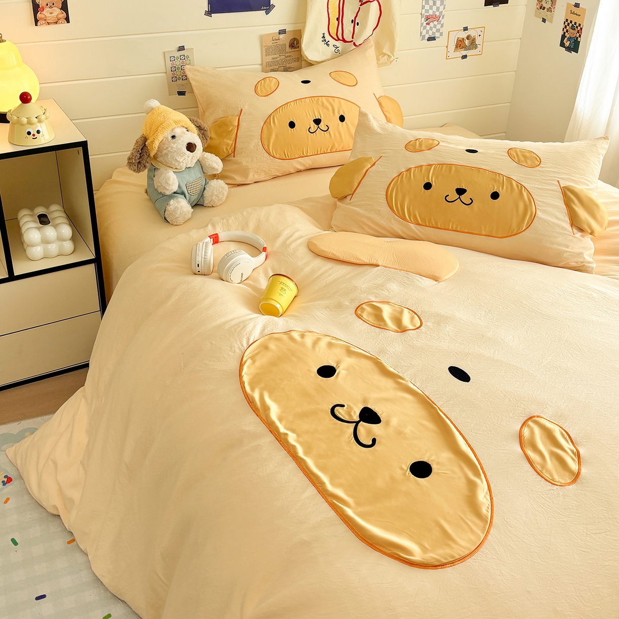 91家纺网 家纺一手货源 找家纺 色鬼布艺高端家居主号 2026新款韩国设计师款仿古棉可爱毛巾绣四件套 快乐狗狗-黄