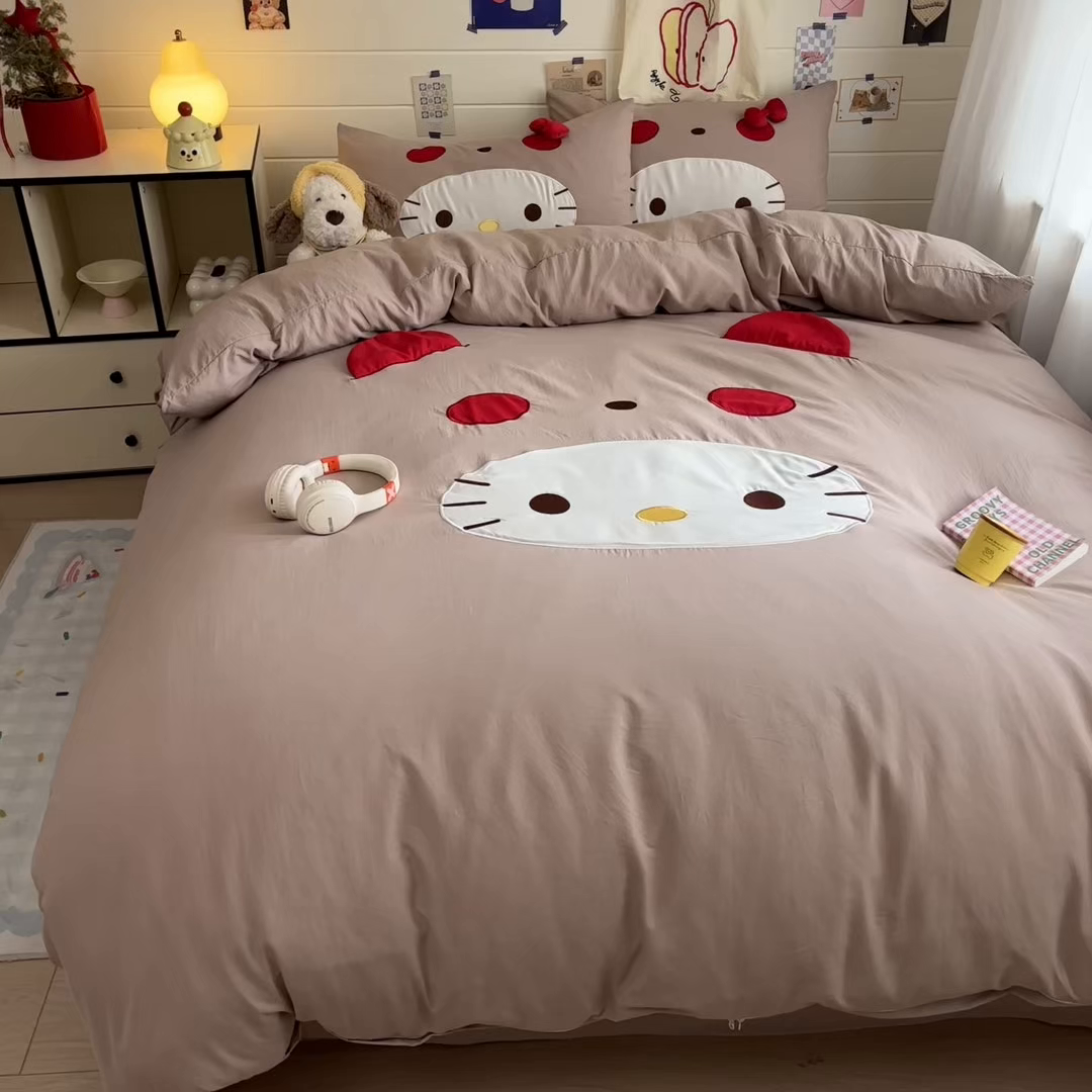 91家纺网 家纺一手货源 找家纺 色鬼布艺高端家居主号 2026新款韩国设计师款仿古棉可爱毛巾绣四件套 萌萌猫咪-驼