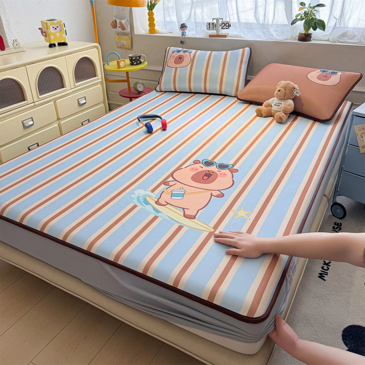 91家纺网 家纺一手货源 找家纺 雯豆家纺 【10A抗菌包检测】2026新款小冰皮床笠大版卡通床笠夏季凉感床笠软席子 小冰皮床笠-水豚冲浪记