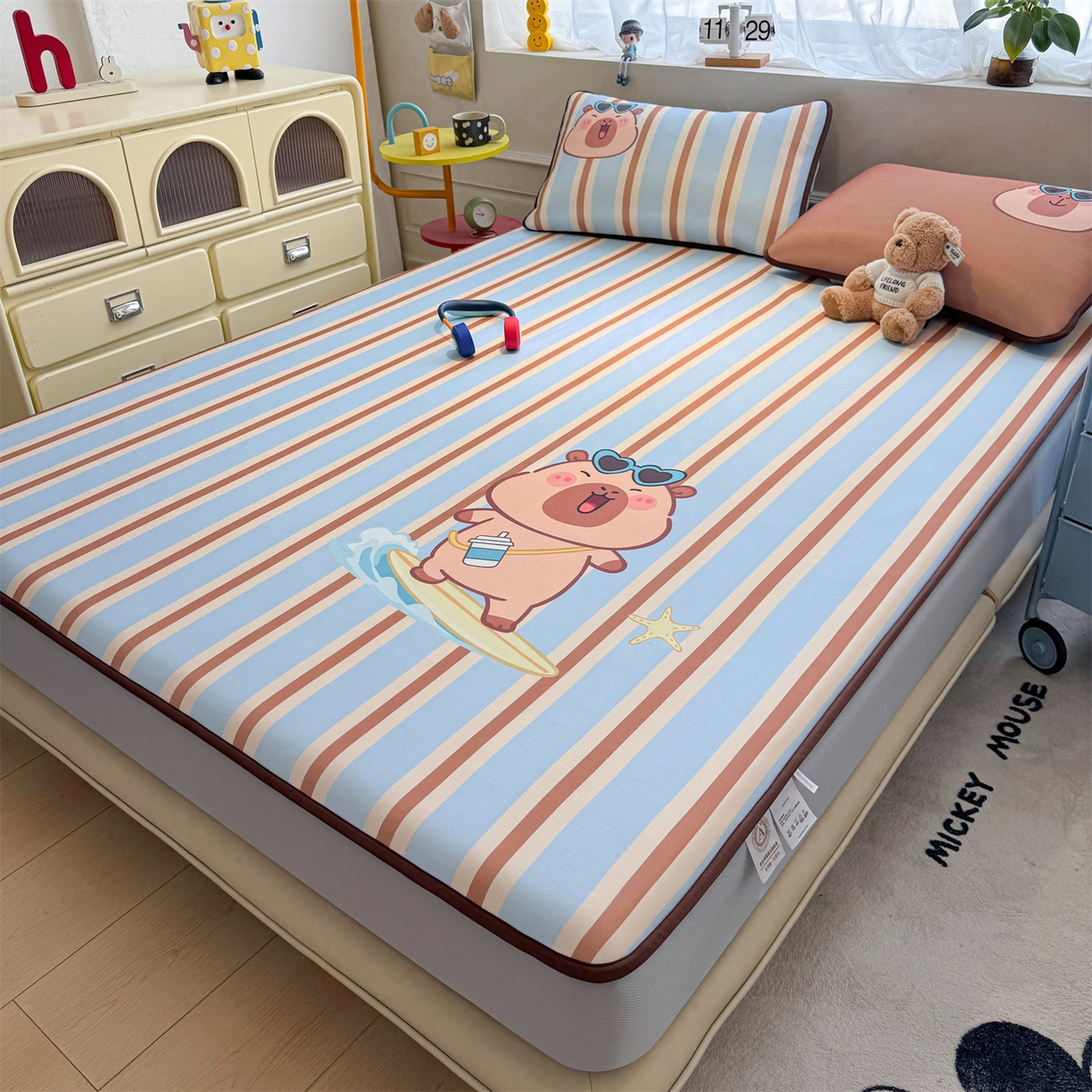 91家纺网 家纺一手货源 找家纺 雯豆家纺 【10A抗菌包检测】2026新款小冰皮床笠大版卡通床笠夏季凉感床笠软席子 小冰皮床笠-水豚冲浪记