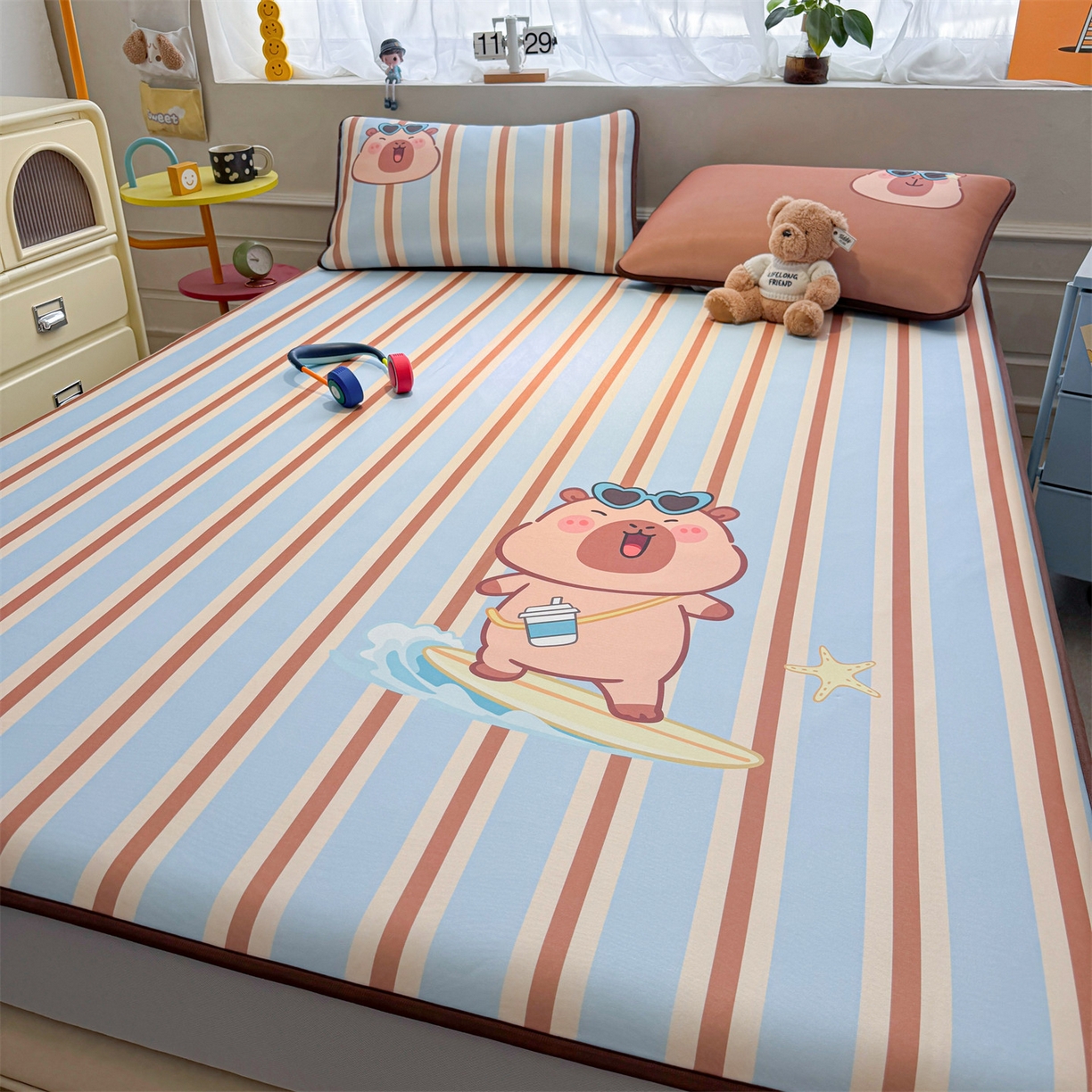 91家纺网 家纺一手货源 找家纺 雯豆家纺 【10A抗菌包检测】2026新款小冰皮床笠大版卡通床笠夏季凉感床笠软席子 小冰皮床笠-水豚冲浪记