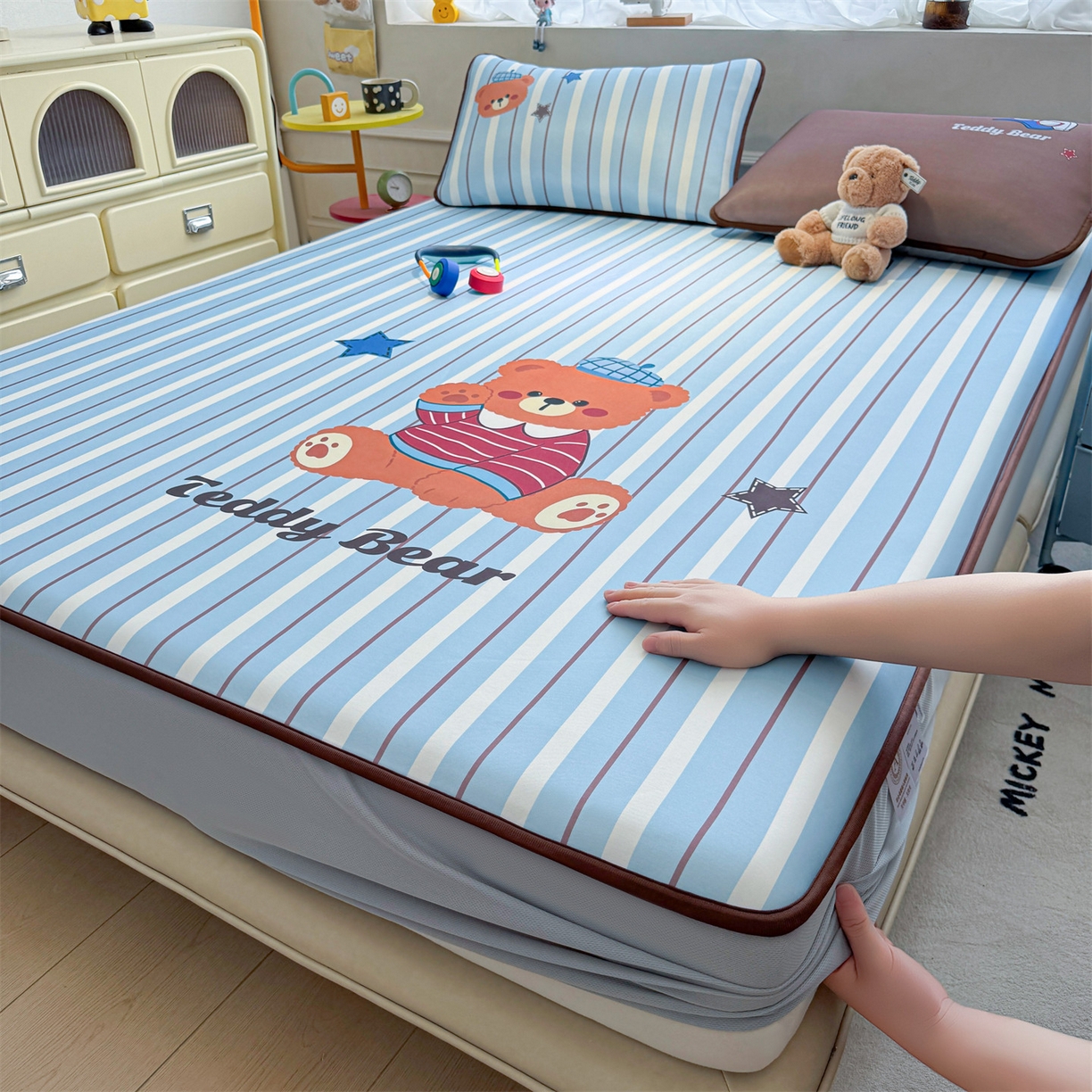 91家纺网 家纺一手货源 找家纺 雯豆家纺 【10A抗菌包检测】2026新款小冰皮床笠大版卡通床笠夏季凉感床笠软席子 小冰皮床笠-泰迪熊