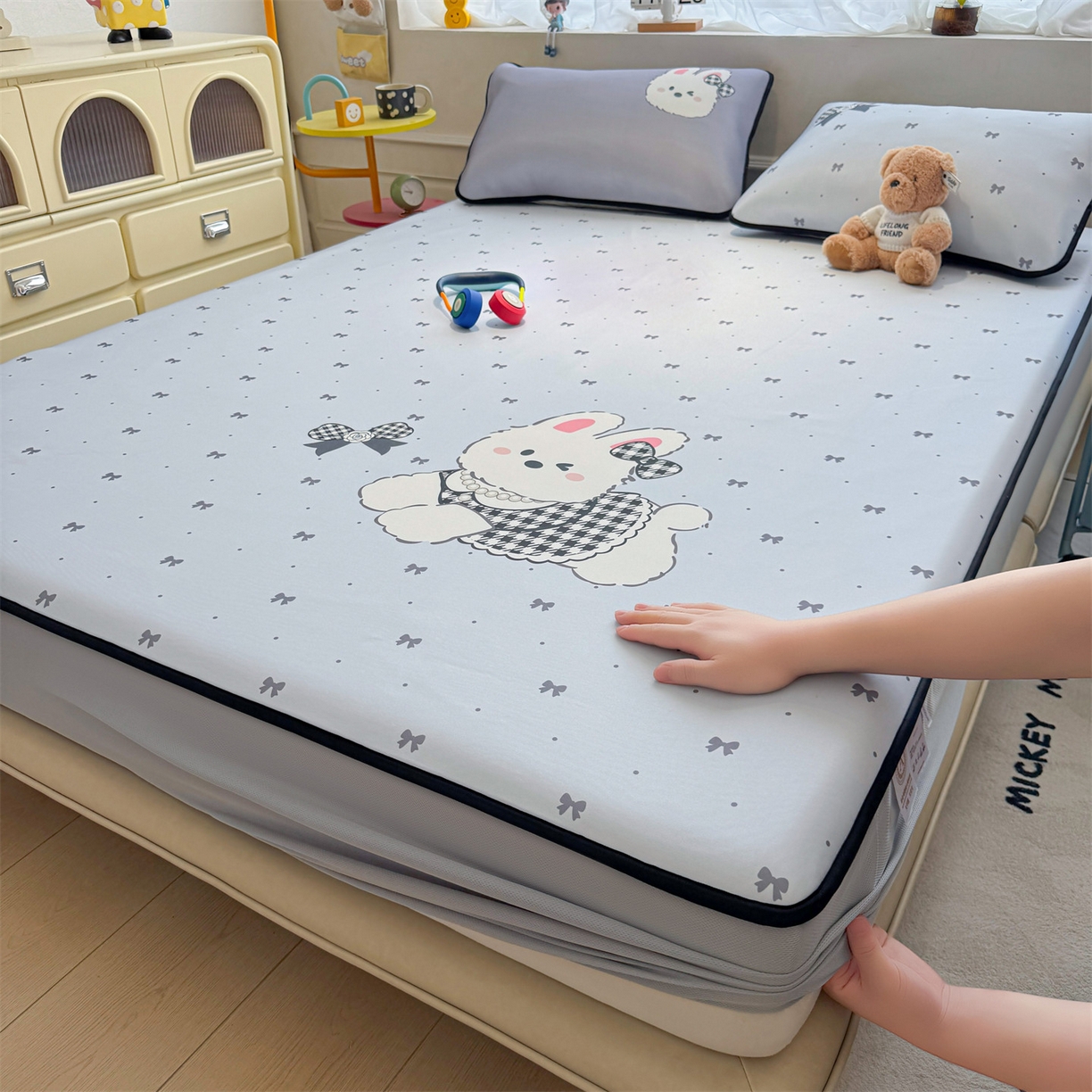 91家纺网 家纺一手货源 找家纺 雯豆家纺 【10A抗菌包检测】2026新款小冰皮床笠大版卡通床笠夏季凉感床笠软席子 小冰皮床笠-香香兔