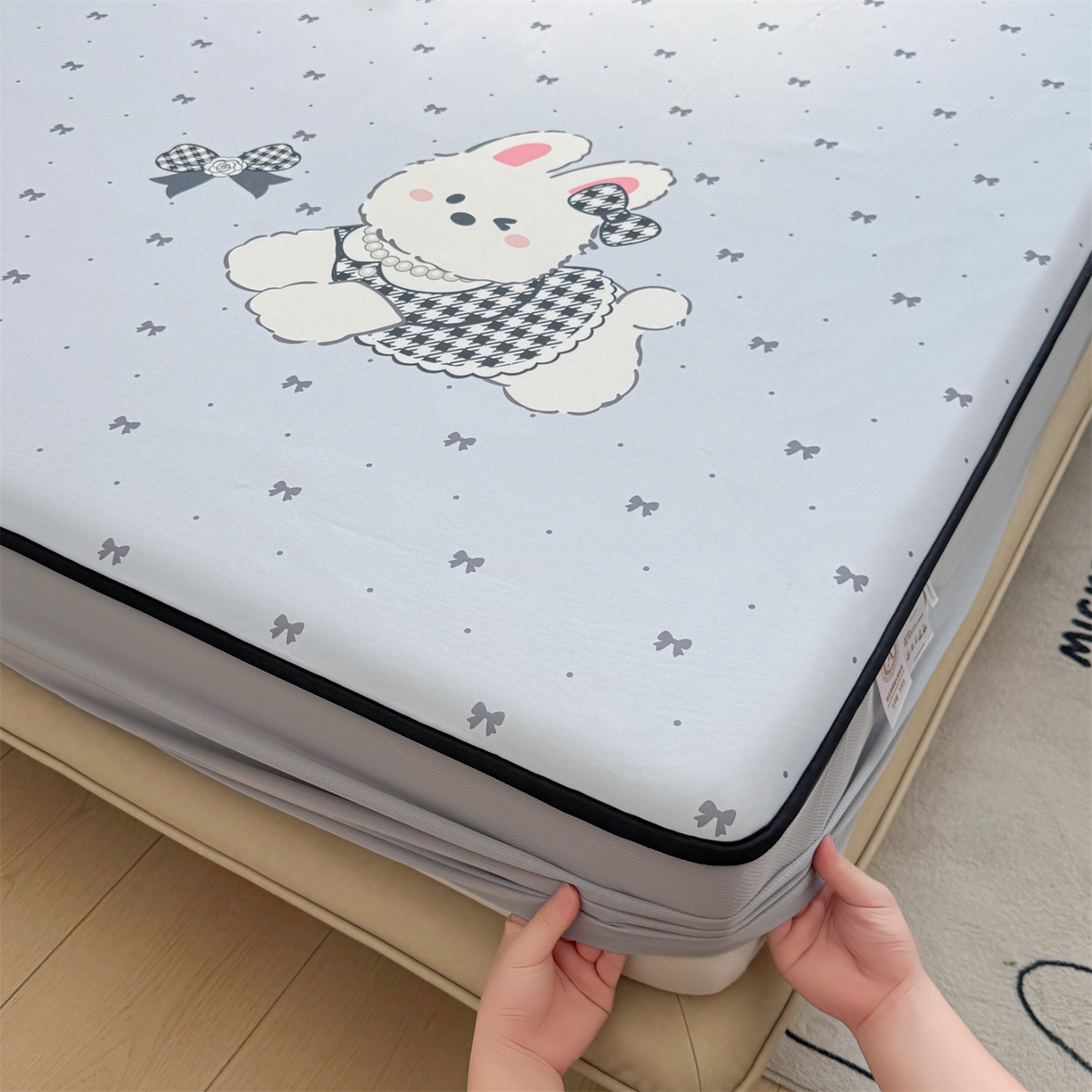 91家纺网 家纺一手货源 找家纺 雯豆家纺 【10A抗菌包检测】2026新款小冰皮床笠大版卡通床笠夏季凉感床笠软席子 小冰皮床笠-香香兔