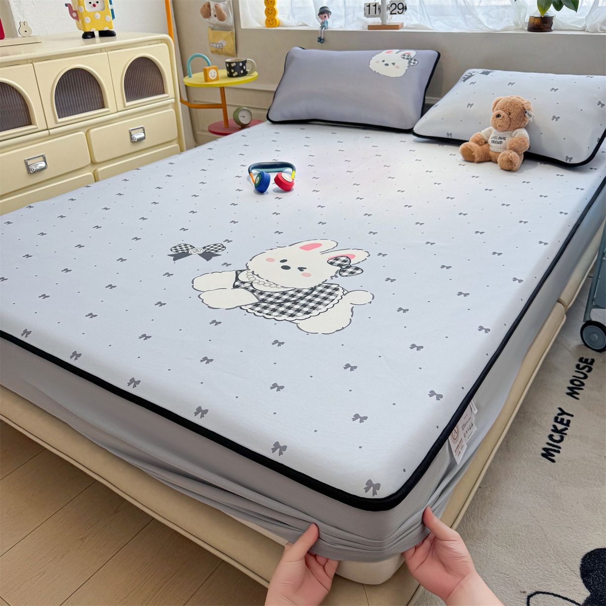 91家纺网 家纺一手货源 找家纺 雯豆家纺 【10A抗菌包检测】2026新款小冰皮床笠大版卡通床笠夏季凉感床笠软席子 小冰皮床笠-香香兔