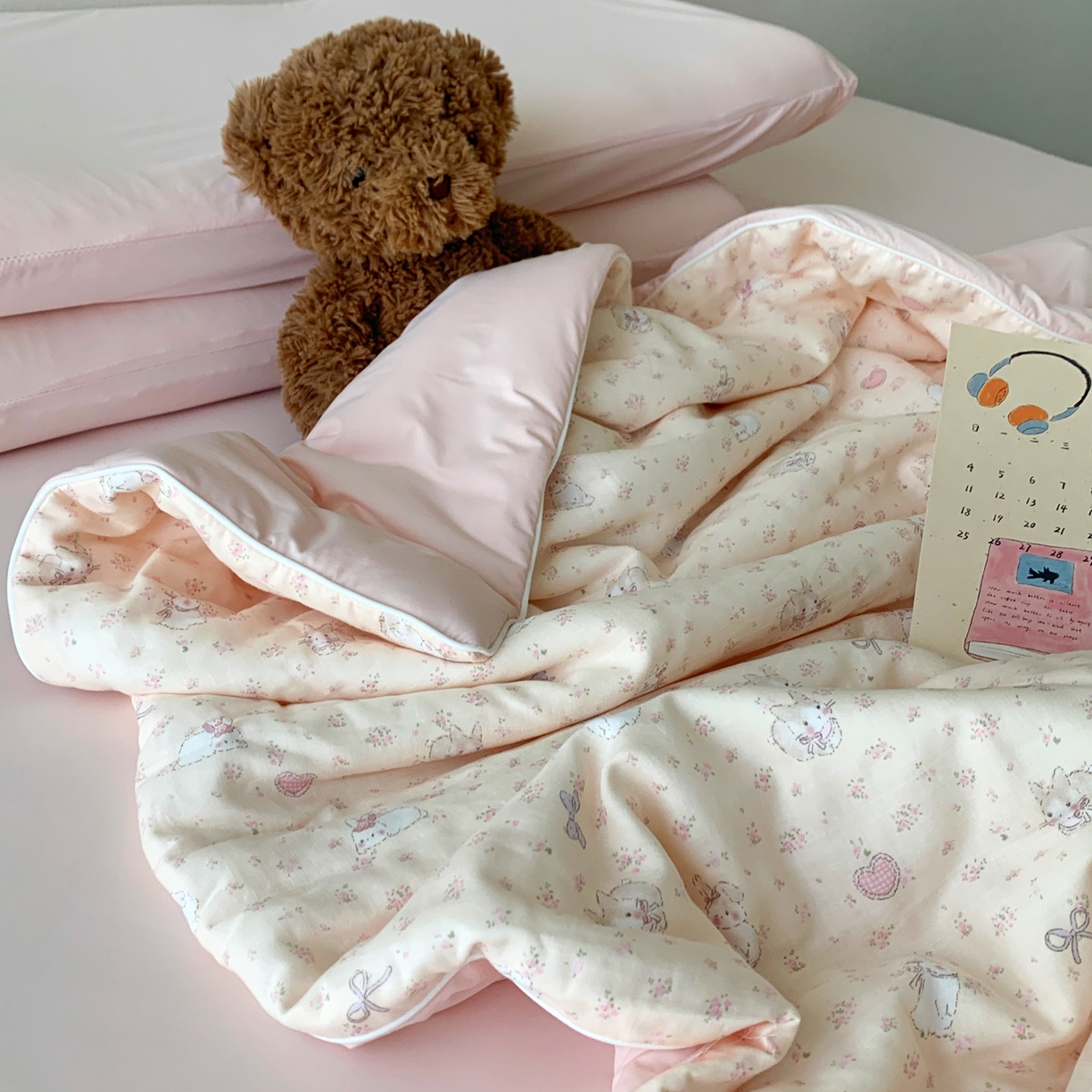 91家纺网 家纺一手货源 找家纺 桃喜 2026新款冰纱夏被夏凉被空调被 软萌兔兔