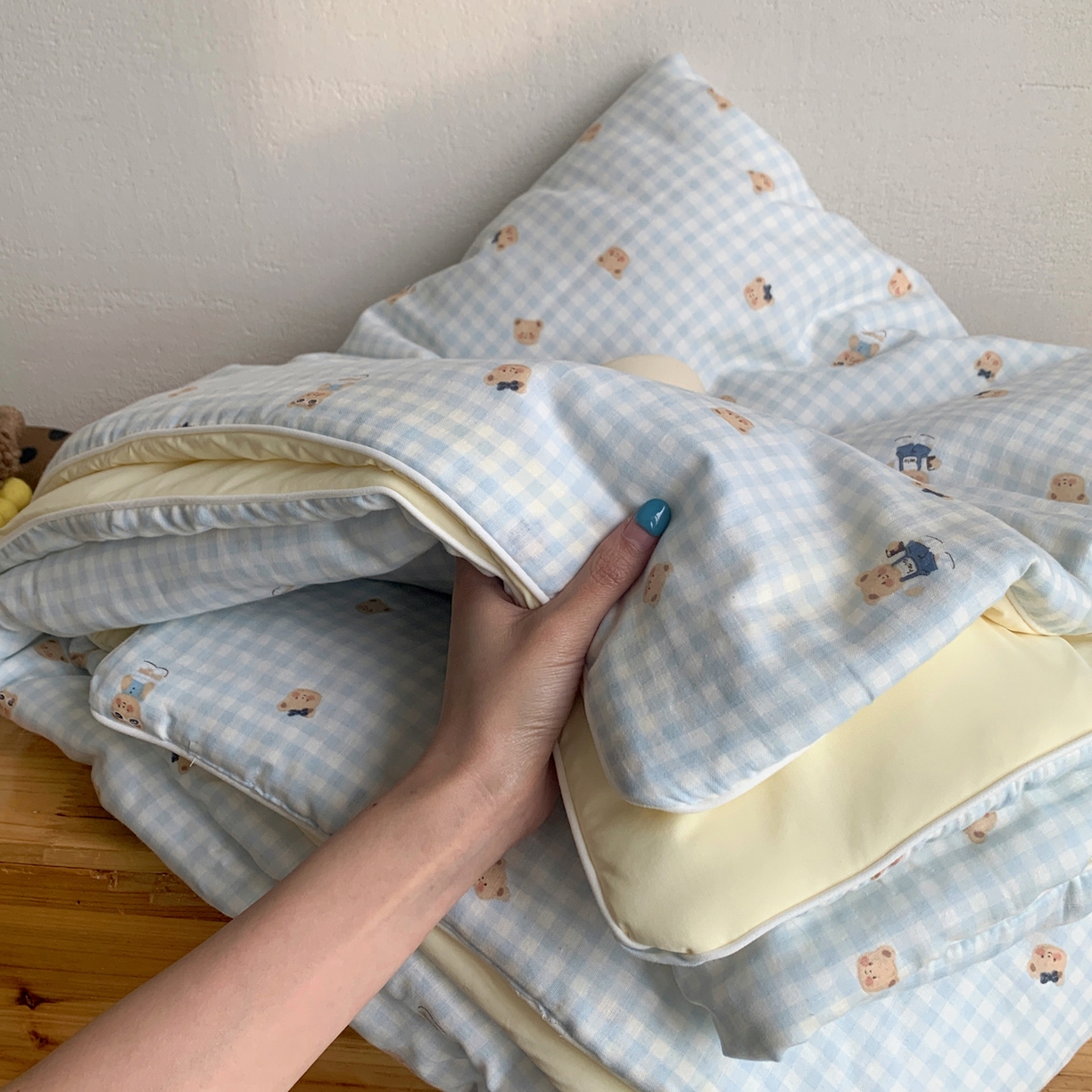 91家纺网 家纺一手货源 找家纺 桃喜 2026新款冰纱夏被夏凉被空调被 蓝格小熊