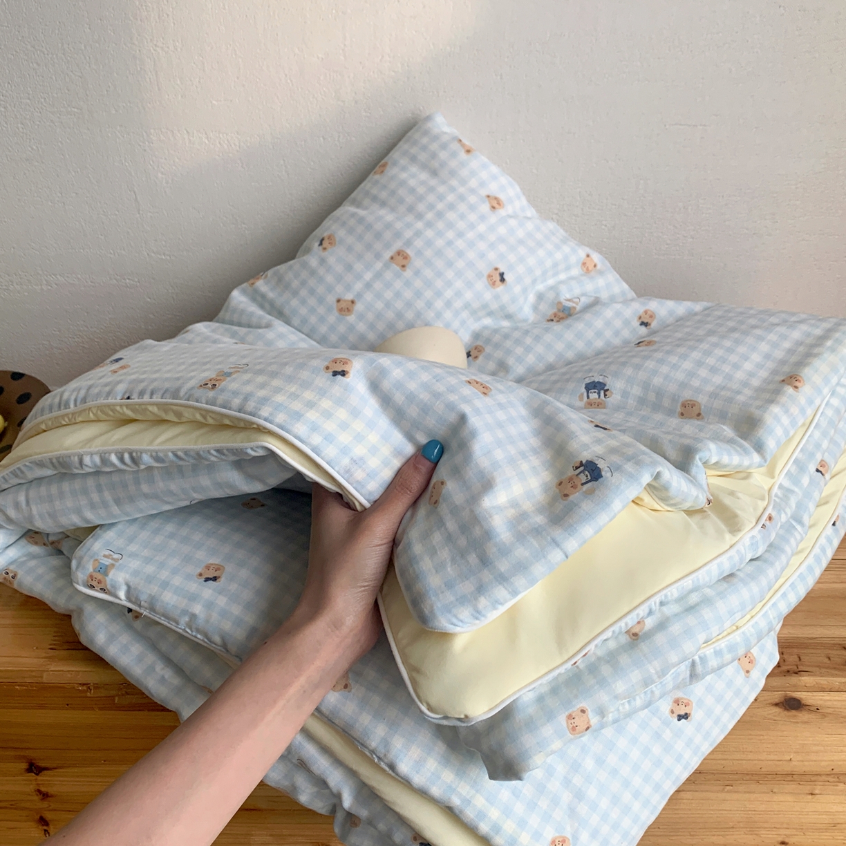 91家纺网 家纺一手货源 找家纺 桃喜 2026新款冰纱夏被夏凉被空调被 蓝格小熊