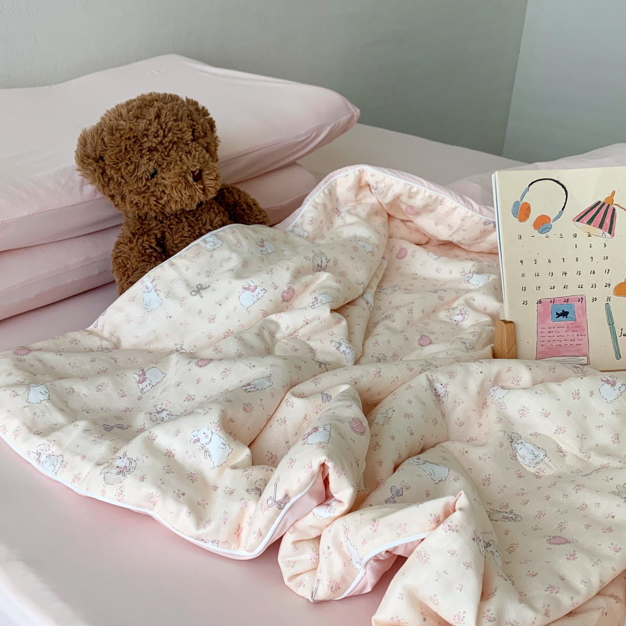 91家纺网 家纺一手货源 找家纺 桃喜 2026新款冰纱夏被夏凉被空调被 软萌兔兔