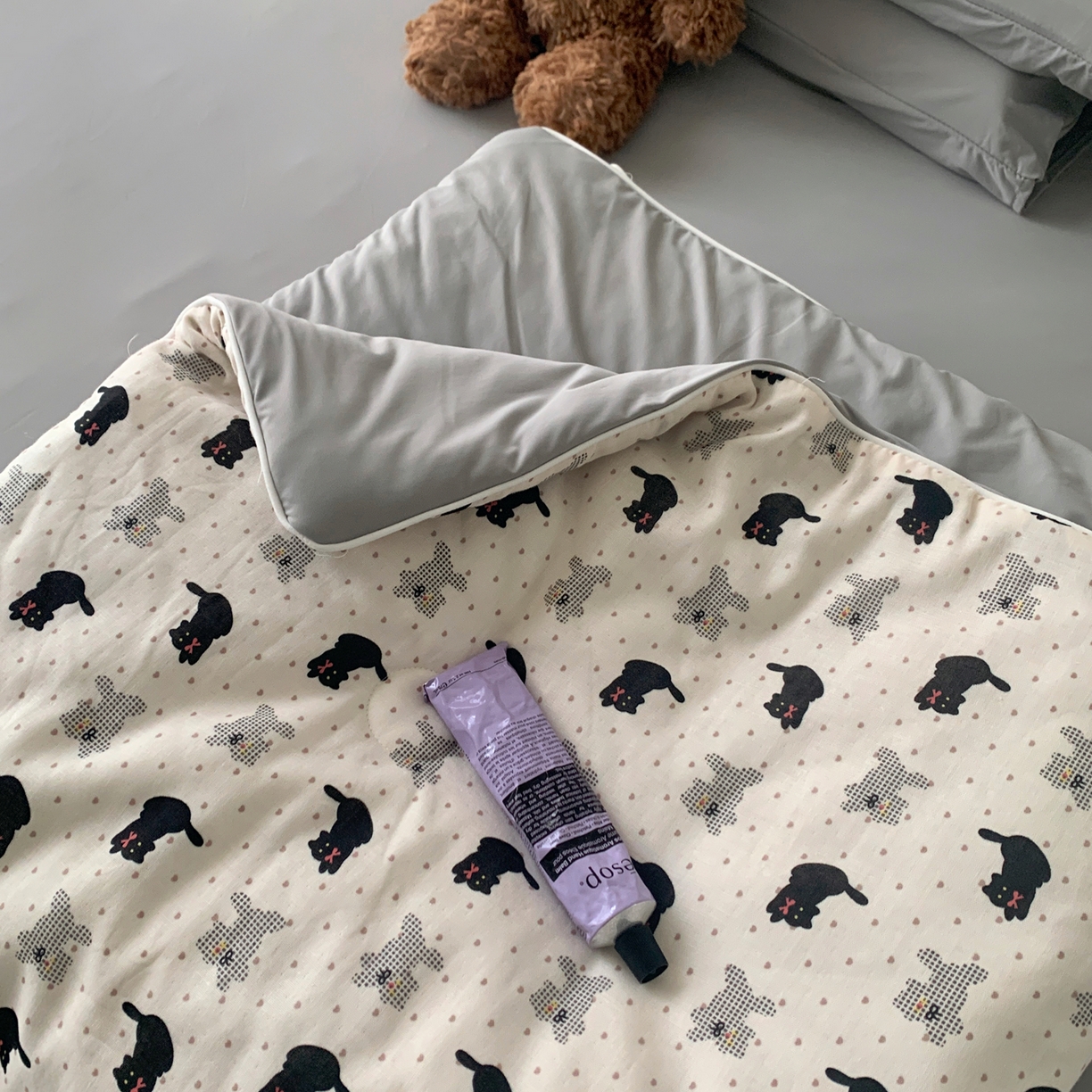 91家纺网 家纺一手货源 找家纺 桃喜 2026新款冰纱夏被夏凉被空调被 波点小黑猫