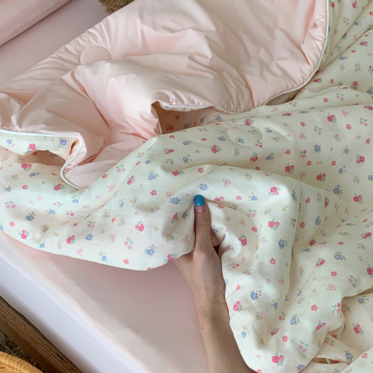 91家纺网 家纺一手货源 找家纺 桃喜 2026新款冰纱夏被夏凉被空调被 浅雾蔷薇