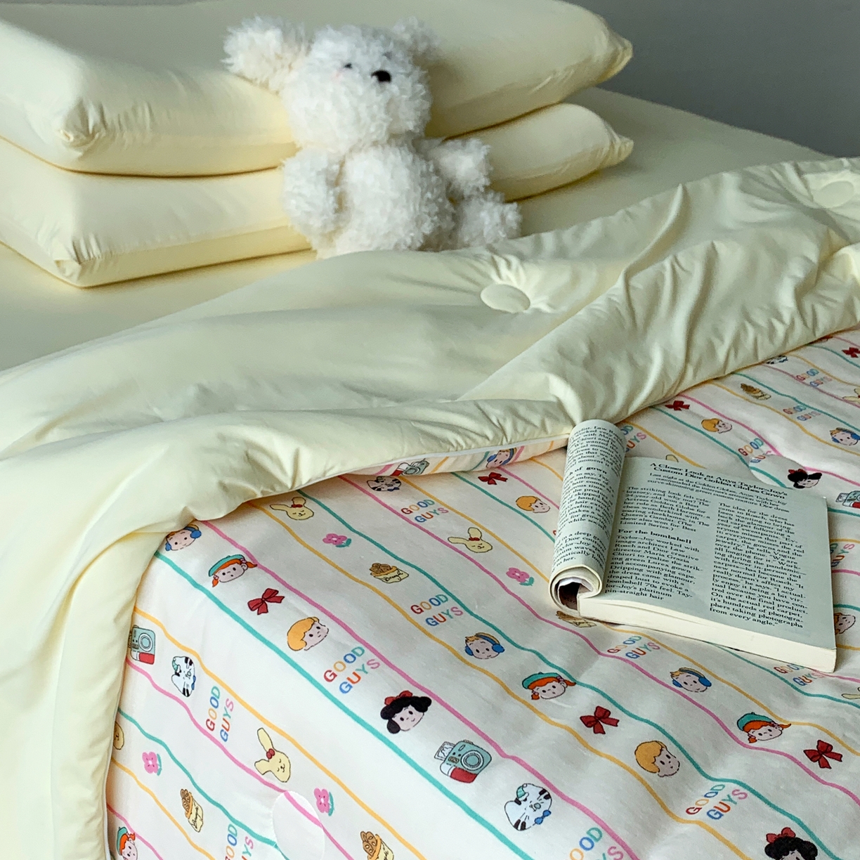 91家纺网 家纺一手货源 找家纺 桃喜 2026新款冰纱夏被夏凉被空调被 彩条小伙伴