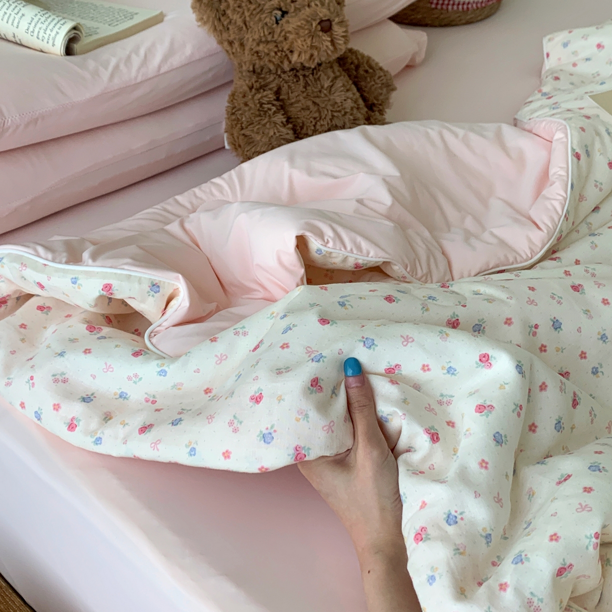 91家纺网 家纺一手货源 找家纺 桃喜 2026新款冰纱夏被夏凉被空调被 浅雾蔷薇