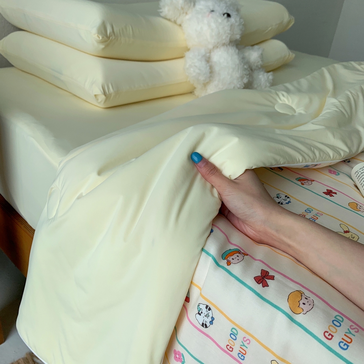 91家纺网 家纺一手货源 找家纺 桃喜 2026新款冰纱夏被夏凉被空调被 彩条小伙伴