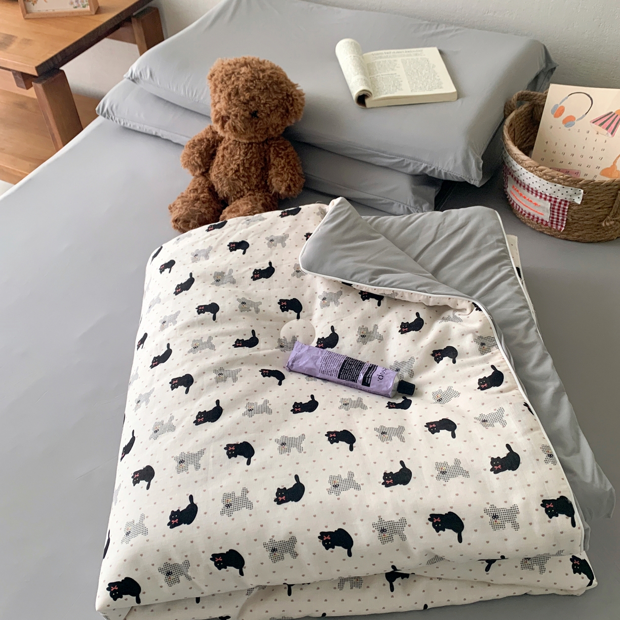 91家纺网 家纺一手货源 找家纺 桃喜 2026新款冰纱夏被夏凉被空调被 波点小黑猫