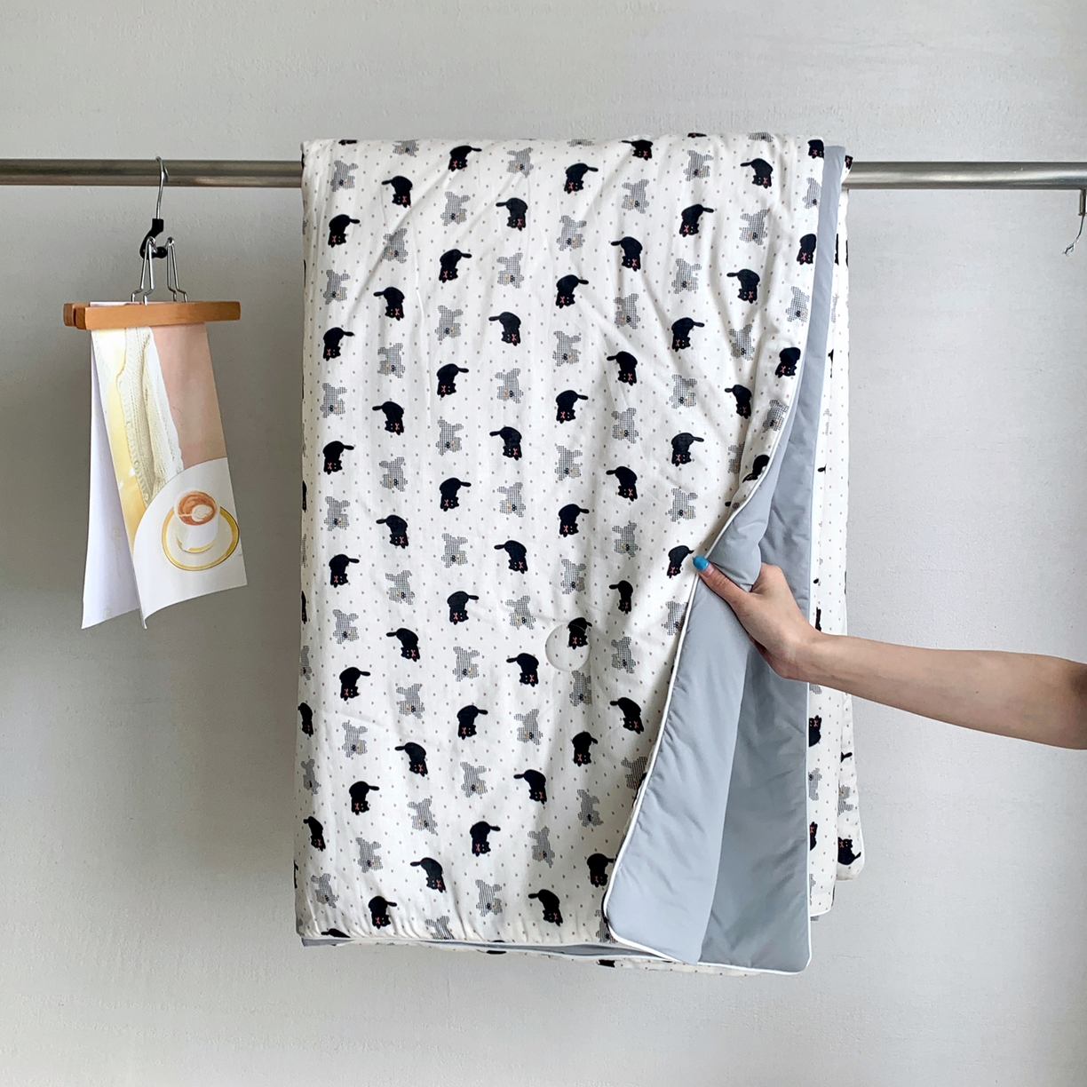 91家纺网 家纺一手货源 找家纺 桃喜 2026新款冰纱夏被夏凉被空调被 波点小黑猫