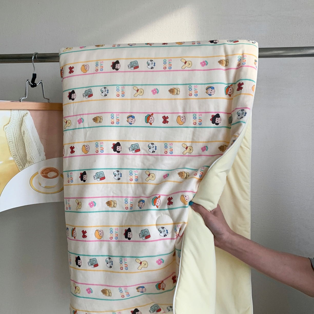 91家纺网 家纺一手货源 找家纺 桃喜 2026新款冰纱夏被夏凉被空调被 彩条小伙伴