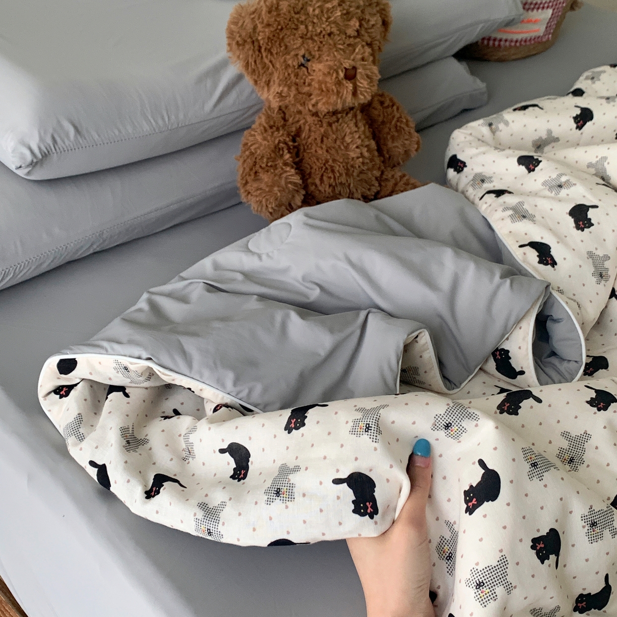 91家纺网 家纺一手货源 找家纺 桃喜 2026新款冰纱夏被夏凉被空调被 波点小黑猫