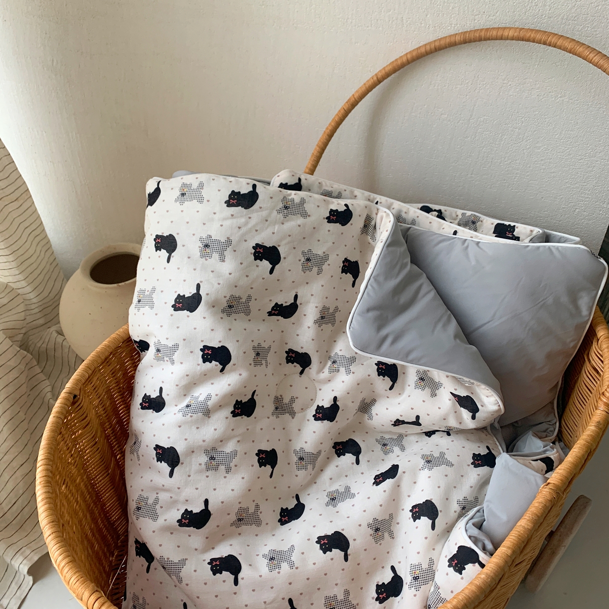 91家纺网 家纺一手货源 找家纺 桃喜 2026新款冰纱夏被夏凉被空调被 波点小黑猫