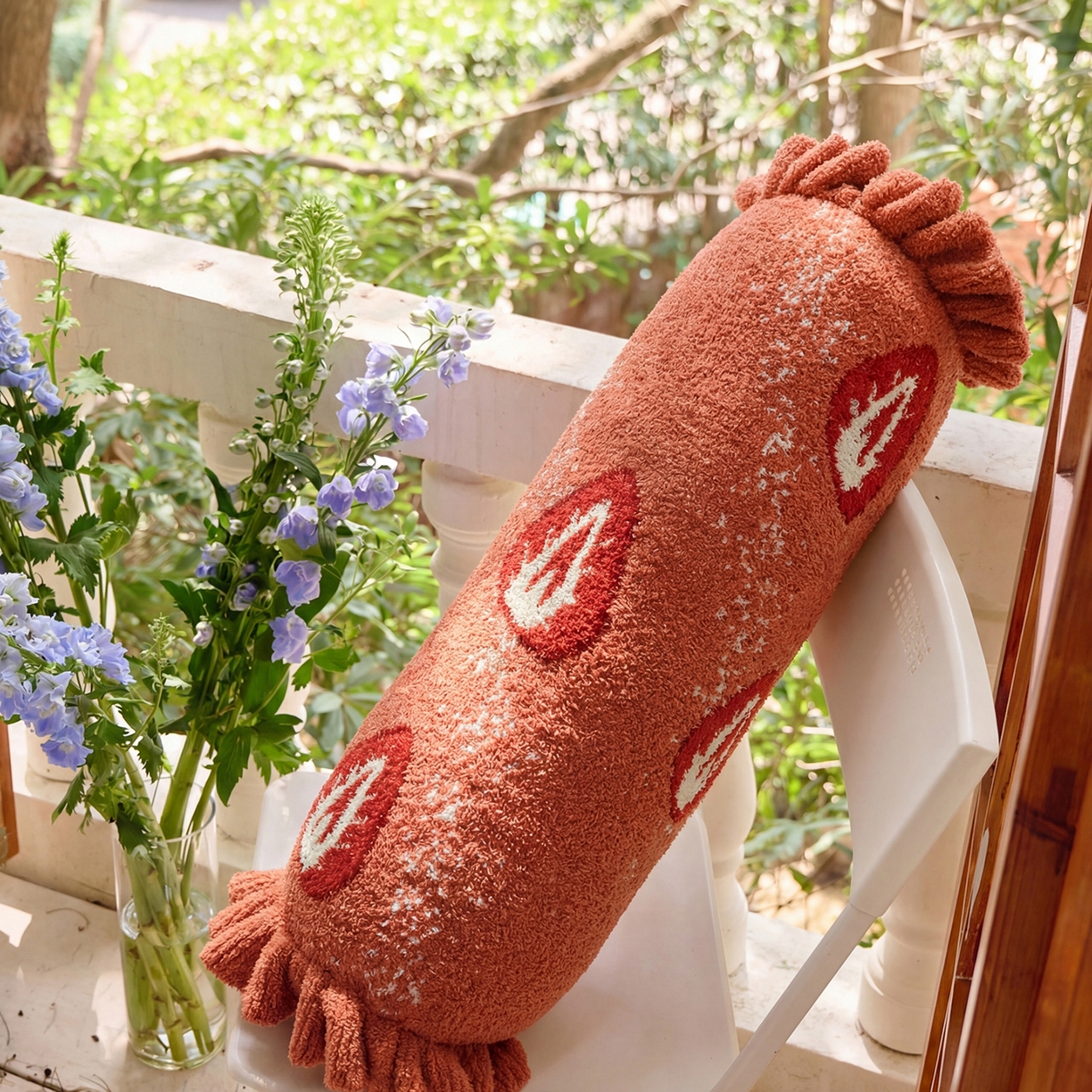 91家纺网 家纺一手货源 找家纺 （总）暖绵绵家纺 2026新款草莓多巴胺长条抱枕-草莓尖尖