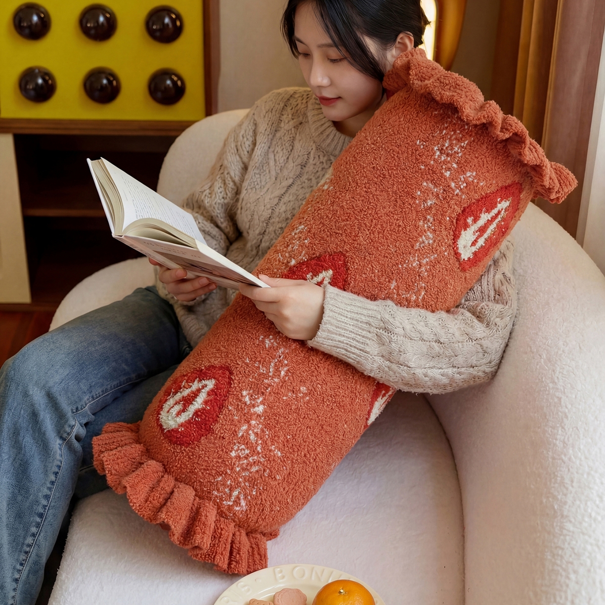 91家纺网 家纺一手货源 找家纺 （总）暖绵绵家纺 2026新款草莓多巴胺长条抱枕-草莓尖尖