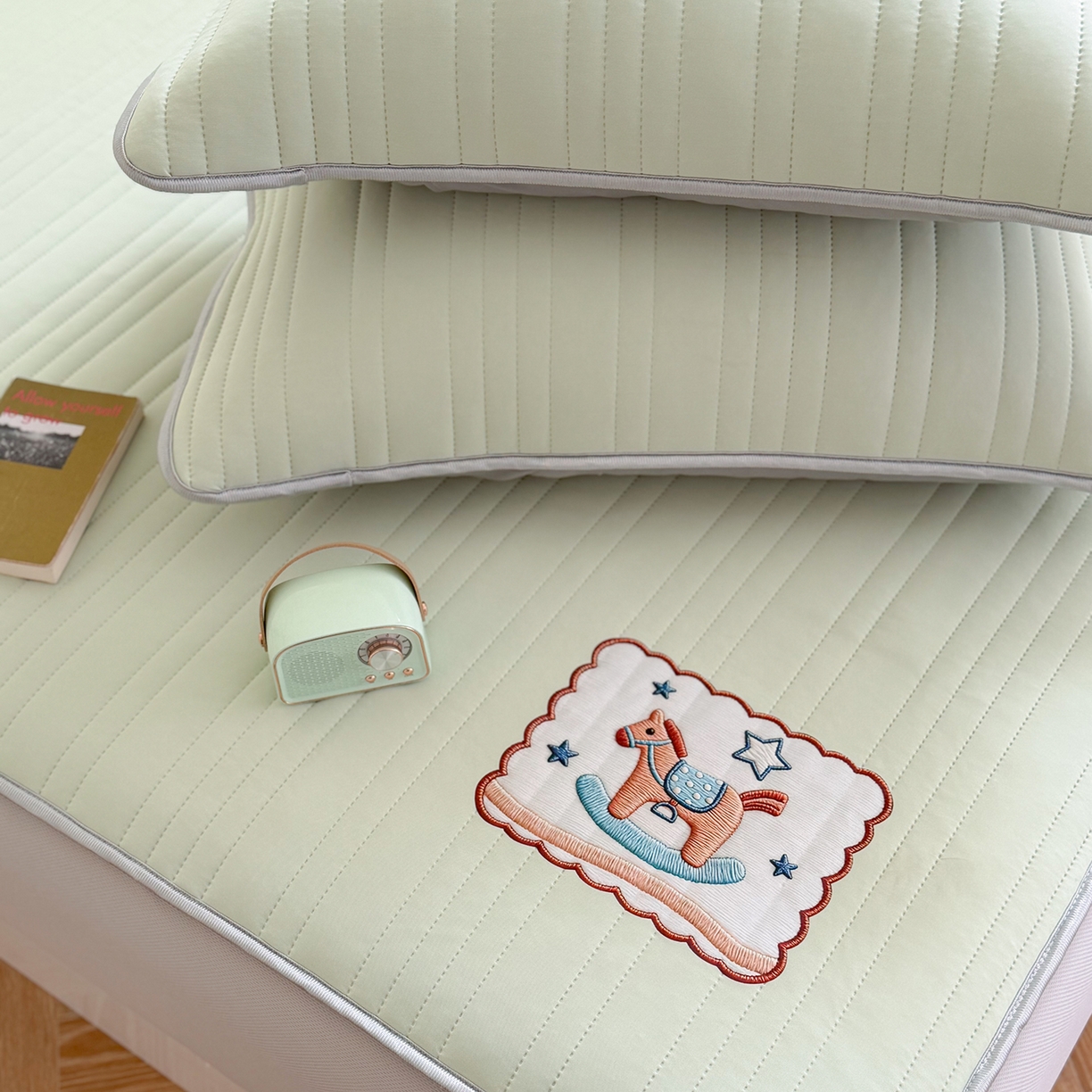 91家纺网 家纺一手货源 找家纺 TT.one 塔塔家居 2026新款A类夏日裸感凉感夏凉垫--小马系列 小马-薄荷绿