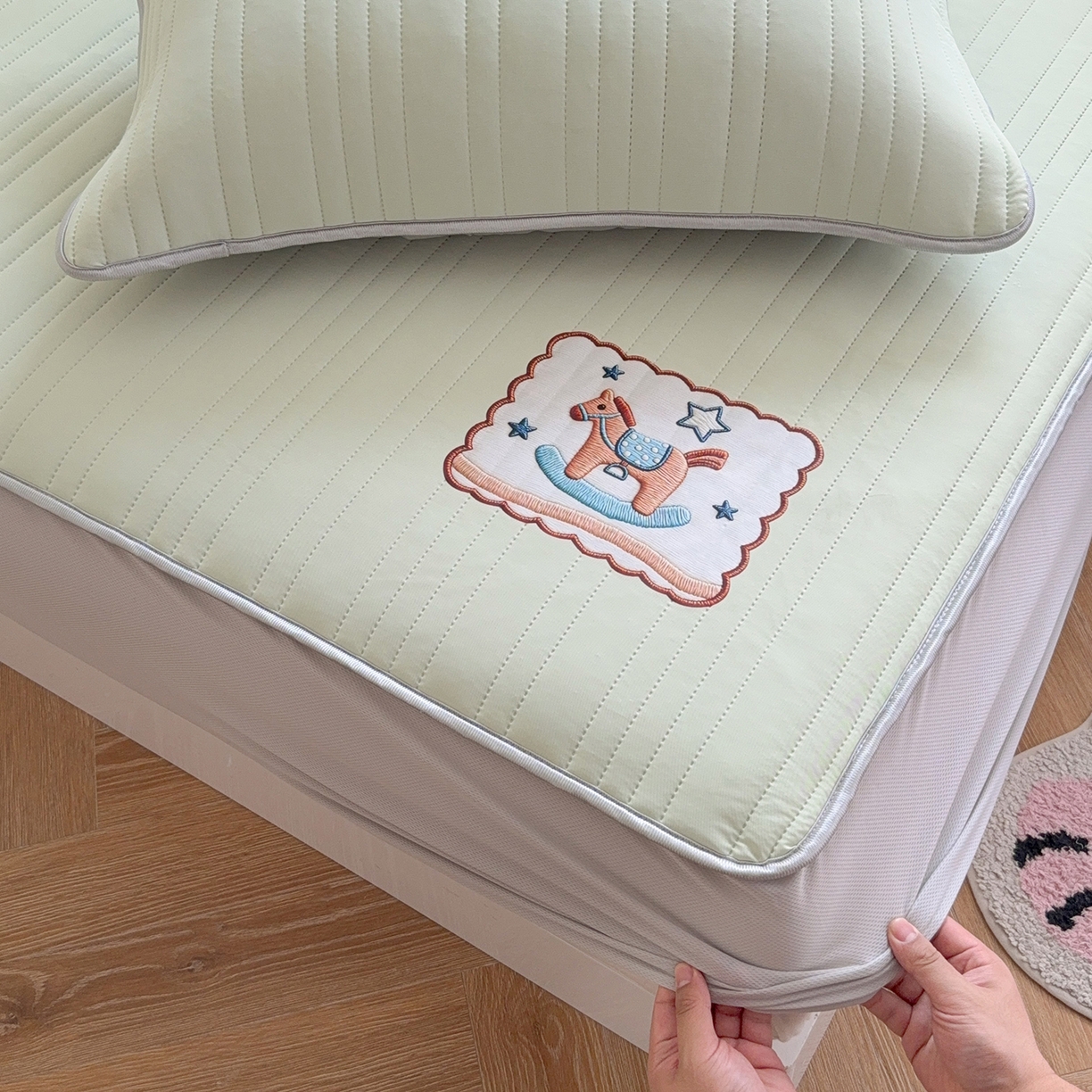 91家纺网 家纺一手货源 找家纺 TT.one 塔塔家居 2026新款A类夏日裸感凉感夏凉垫--小马系列 小马-薄荷绿