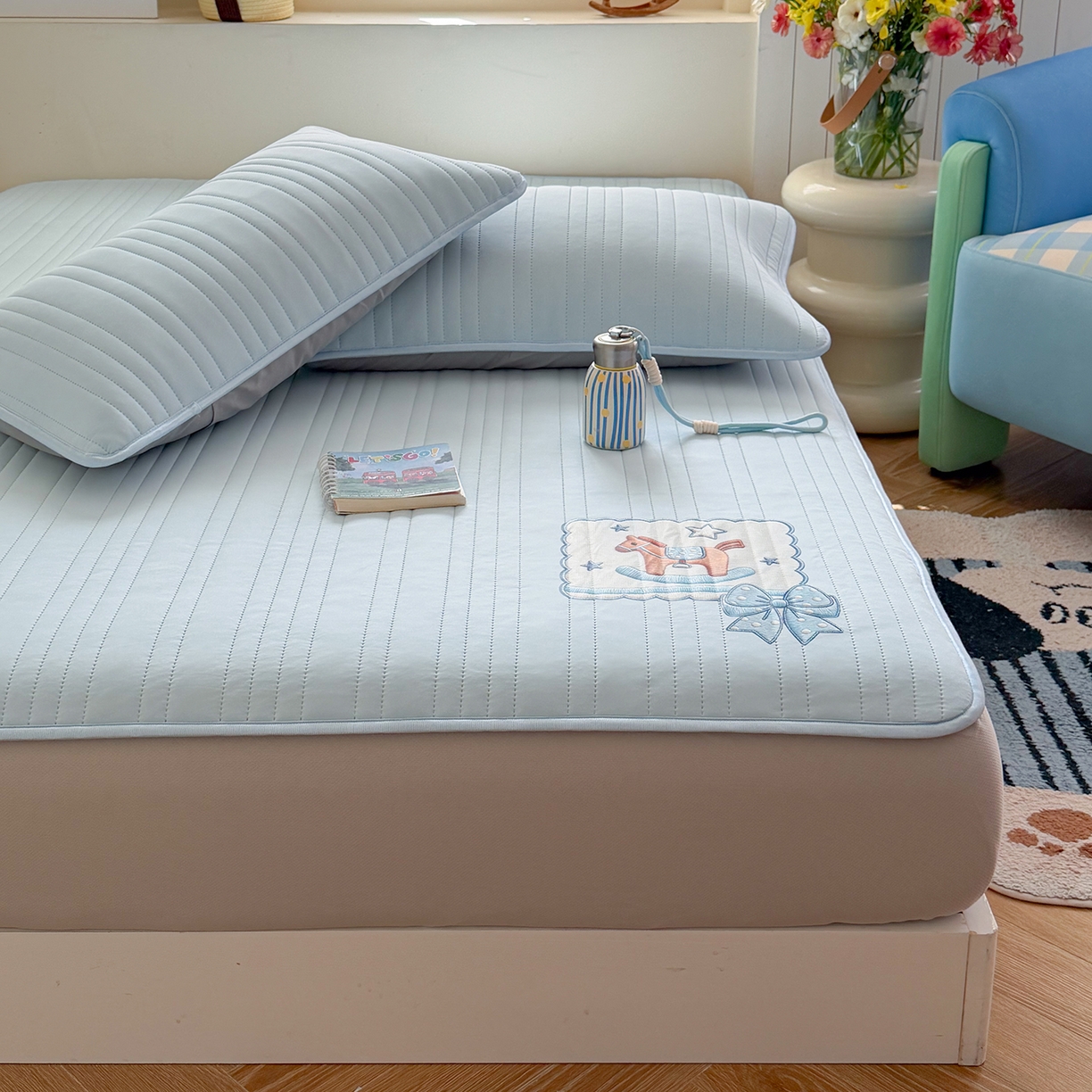 91家纺网 家纺一手货源 找家纺 TT.one 塔塔家居 2026新款A类夏日裸感凉感夏凉垫--小马系列 小马-海盐蓝