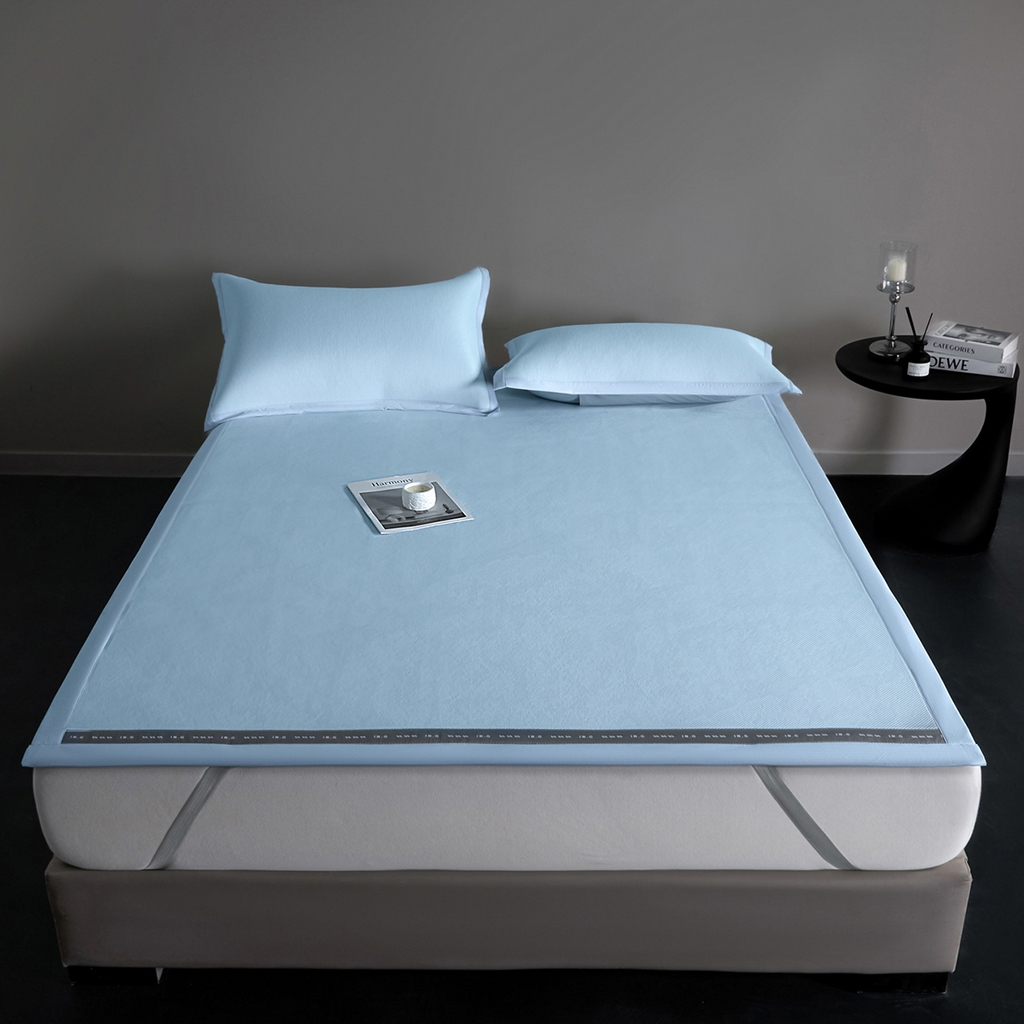 91家纺网 家纺一手货源 找家纺 印季家纺 2026新款可水洗织带款凉感冰藤软席 天蓝