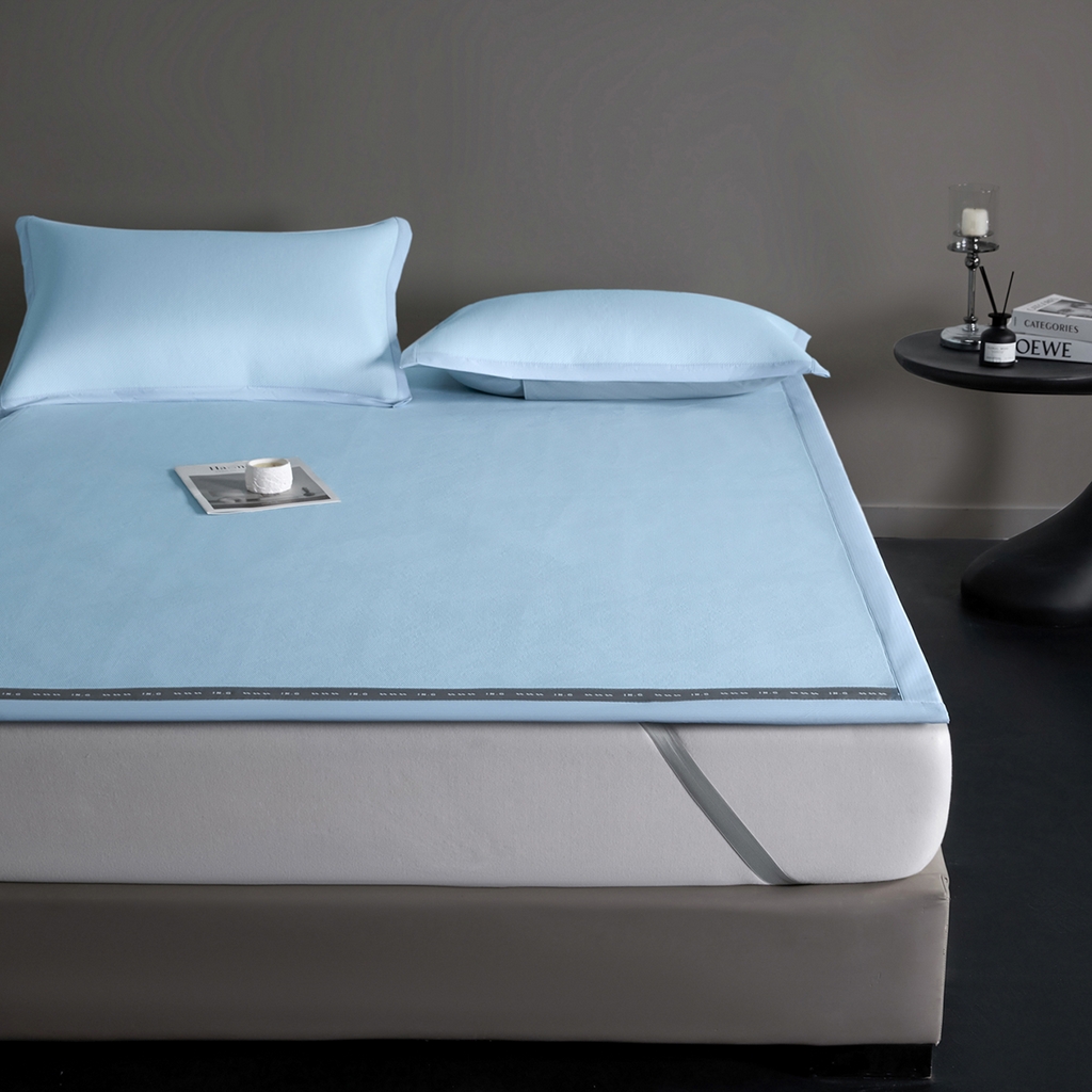 91家纺网 家纺一手货源 找家纺 印季家纺 2026新款可水洗织带款凉感冰藤软席 天蓝