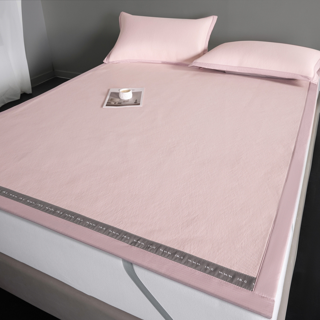 91家纺网 家纺一手货源 找家纺 印季家纺 2026新款可水洗织带款凉感冰藤软席 粉色