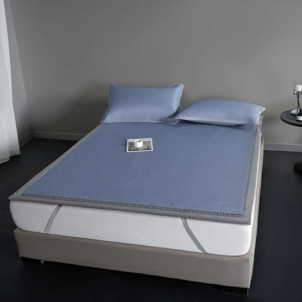 91家纺网 家纺一手货源 找家纺 印季家纺 2026新款可水洗织带款凉感冰藤软席 深蓝