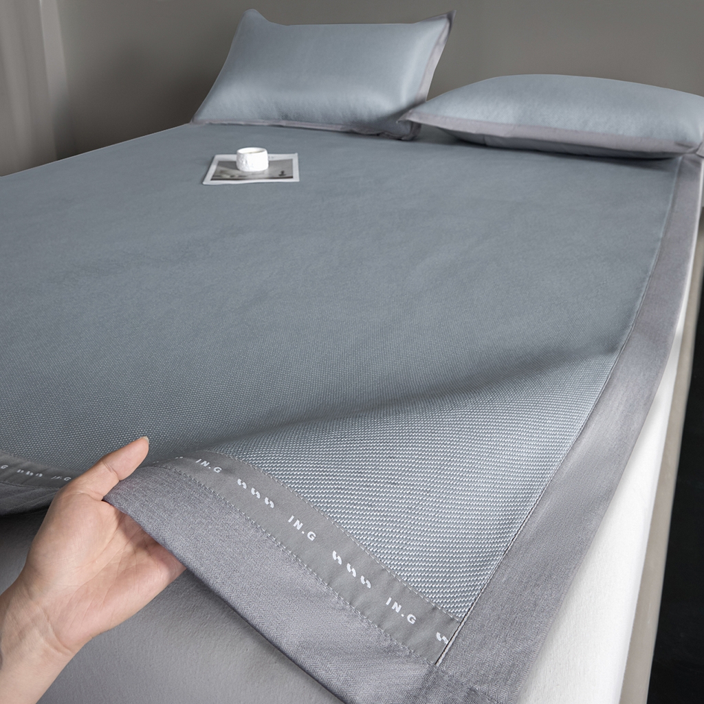 91家纺网 家纺一手货源 找家纺 印季家纺 2026新款可水洗织带款凉感冰藤软席 深灰