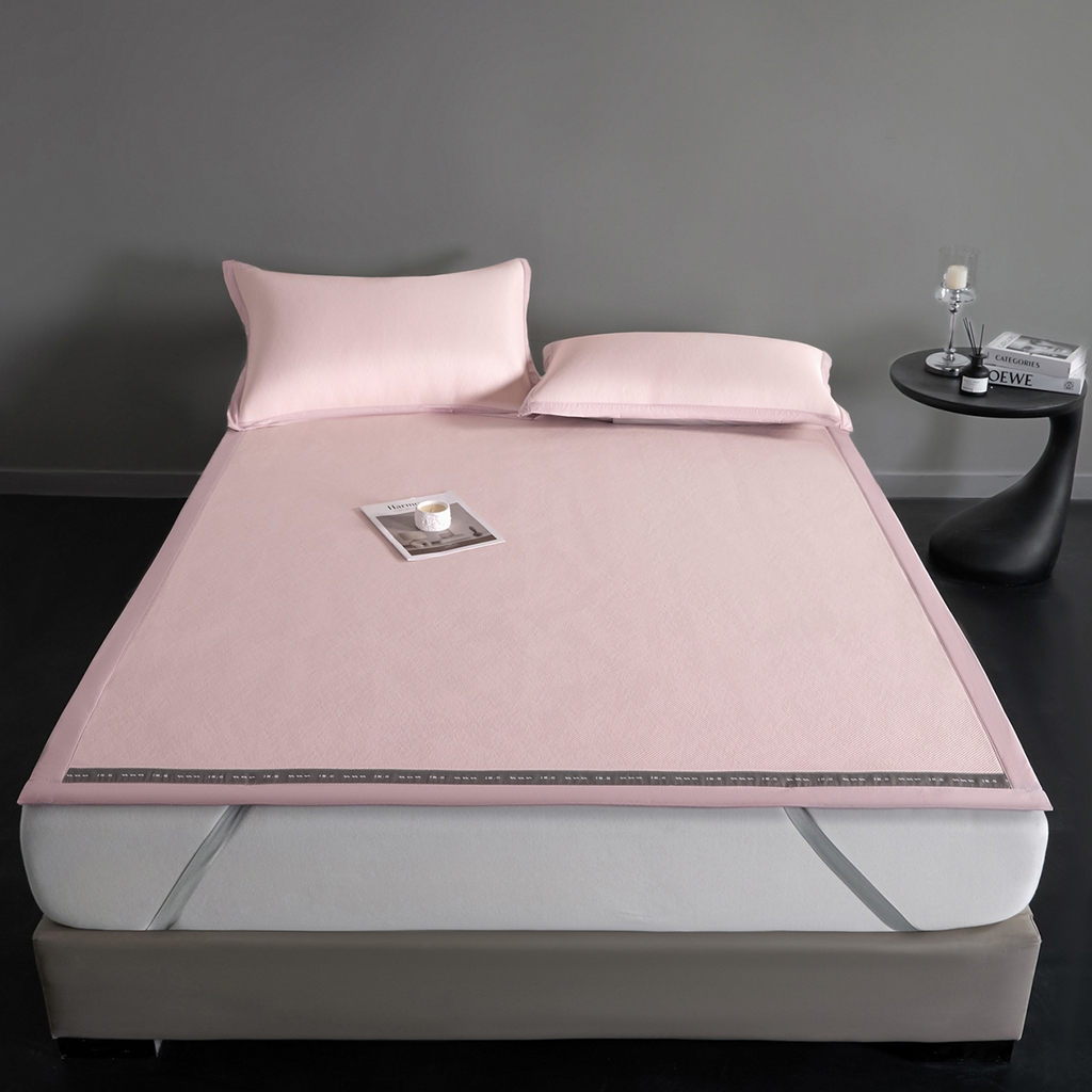 91家纺网 家纺一手货源 找家纺 印季家纺 2026新款可水洗织带款凉感冰藤软席 粉色