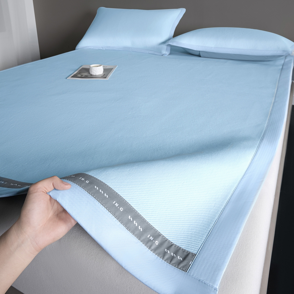 91家纺网 家纺一手货源 找家纺 印季家纺 2026新款可水洗织带款凉感冰藤软席 天蓝